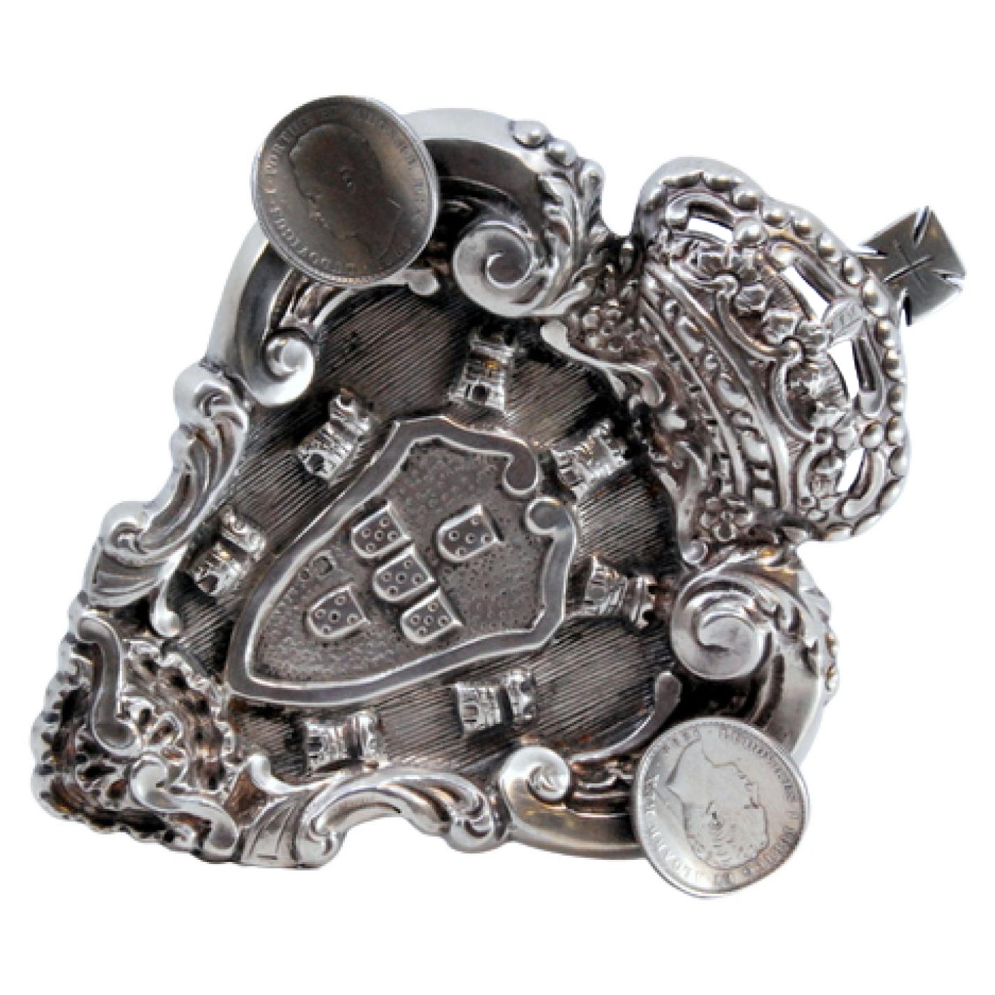 Silver ashtray w/ the coat of arms of Portugal
two 500 reis coins of D Luís