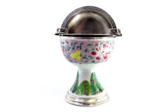 Silver ashtray with hinged lid and Chinese ceramic cup-form enamel insert