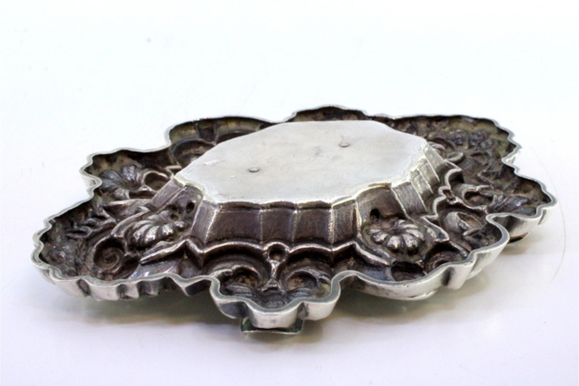 Argento Silver ashtray with shells, reliefs, four rests, and Masonic symbol in vendita