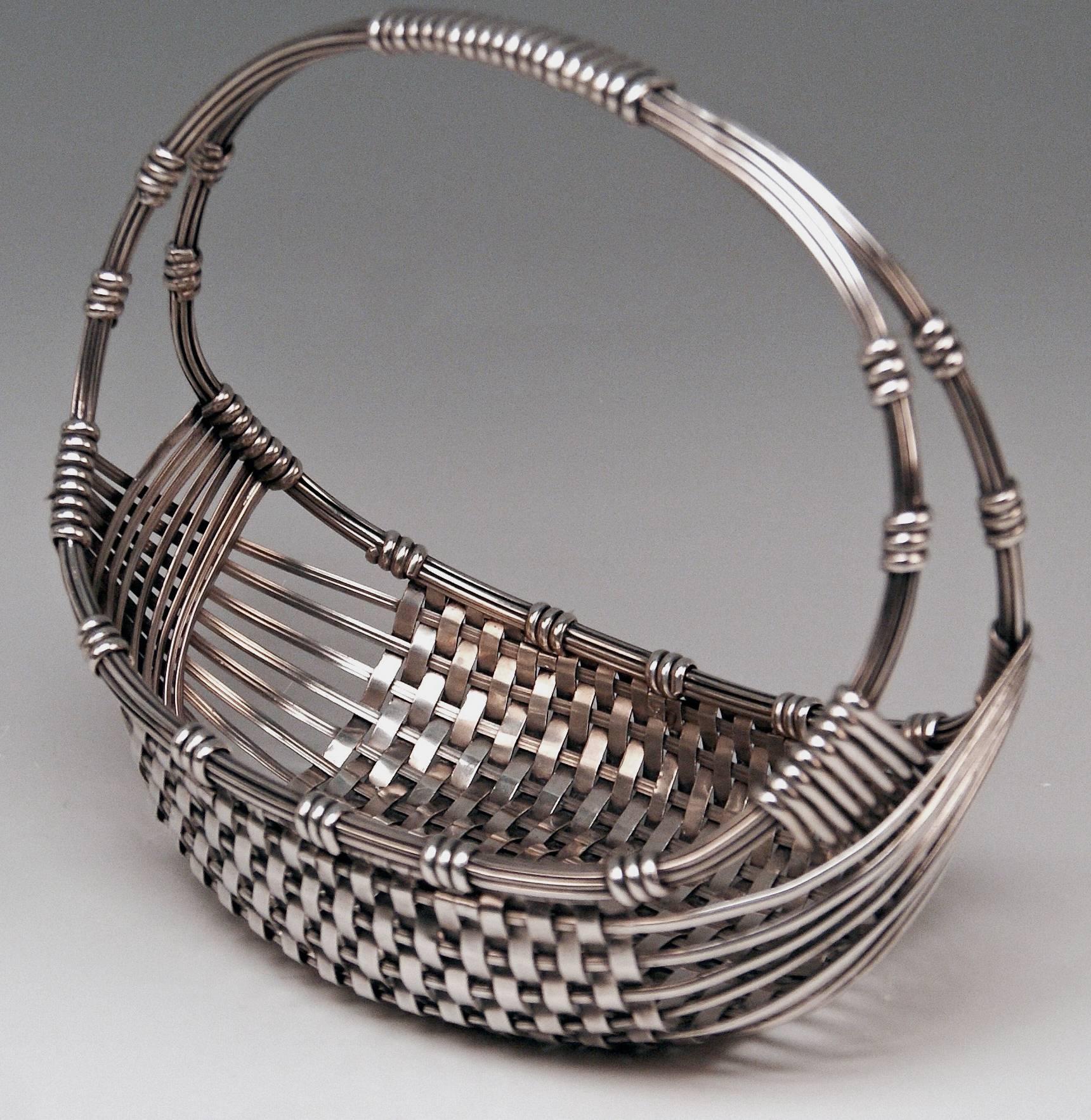 Silver Austrian stunning Art Nouveau fruit basket of most elegant appearance.

Manufactory: Famous Viennese silver manufactory JOSEF CARL KLINKOSCH (hallmarked).

Manufactured circa 1900

Made of silver800
1. branded by Austrian Imperial