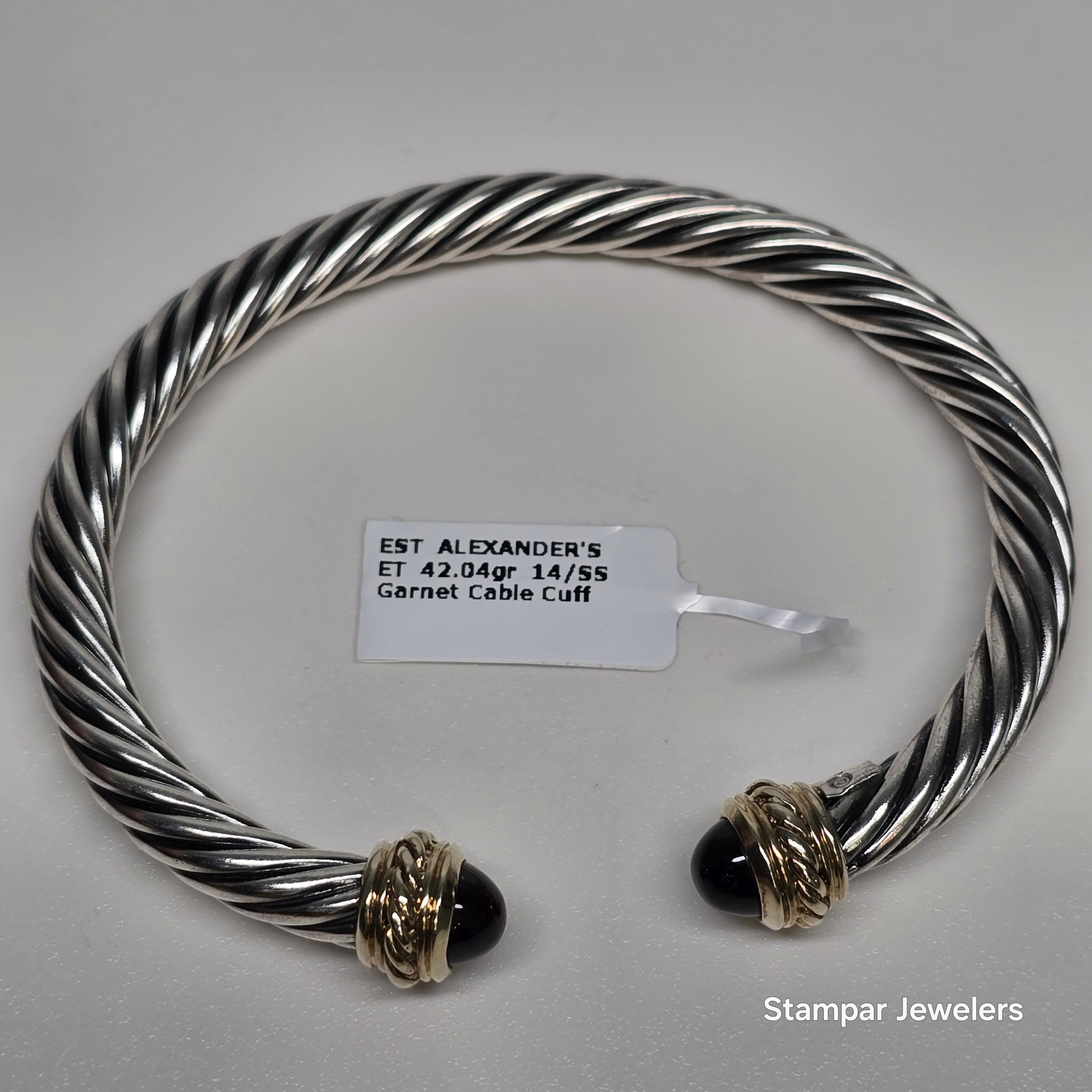 Pulsera alejandrina con granates en oro de 14 quilates y plata, ¡muy resistente y bien hecha! Se entrega con la caja estándar de la pulsera.

LO QUE SE OBTIENE EN LA JOYERÍA STAMPAR:
Stampar Jewelers, situada en el corazón de Júpiter, Florida, es