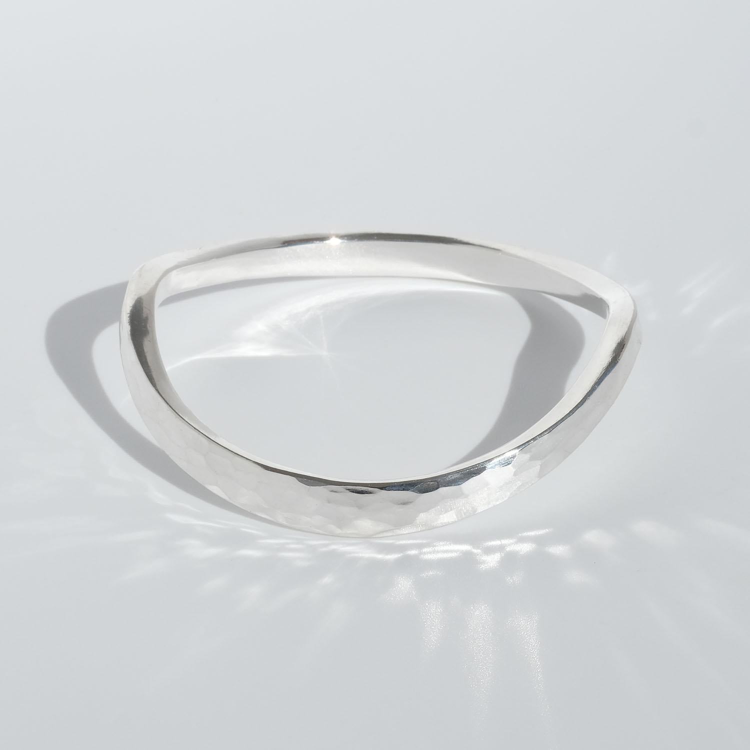 Silver Bangle by Swedish Mastersmith Rey Urban, Made Year 1986 In Good Condition In Stockholm, SE