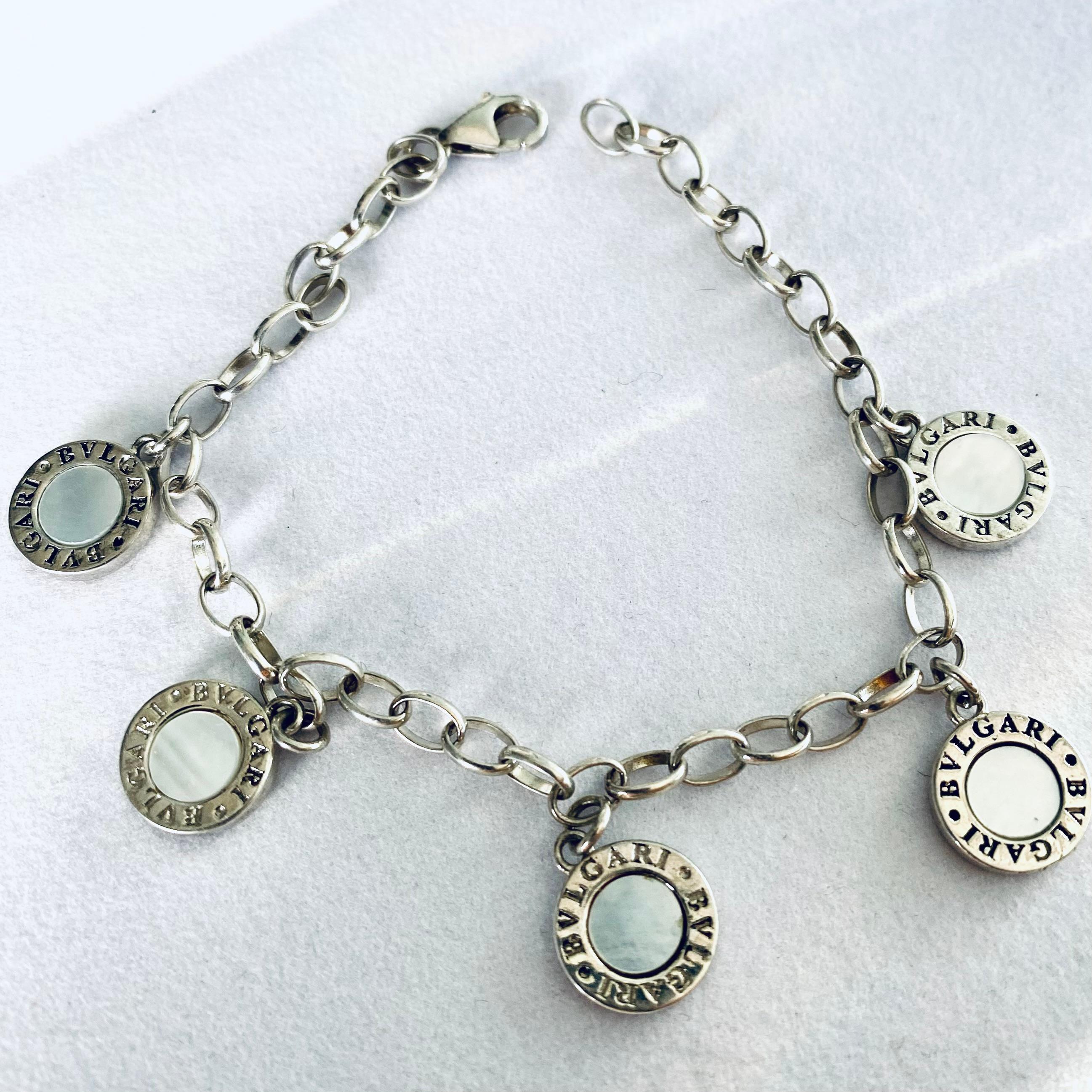 Round Cut Silver Belcher Link Vintage Bracelet Mother of Pearl Disc Charms Bvlgari Style  For Sale