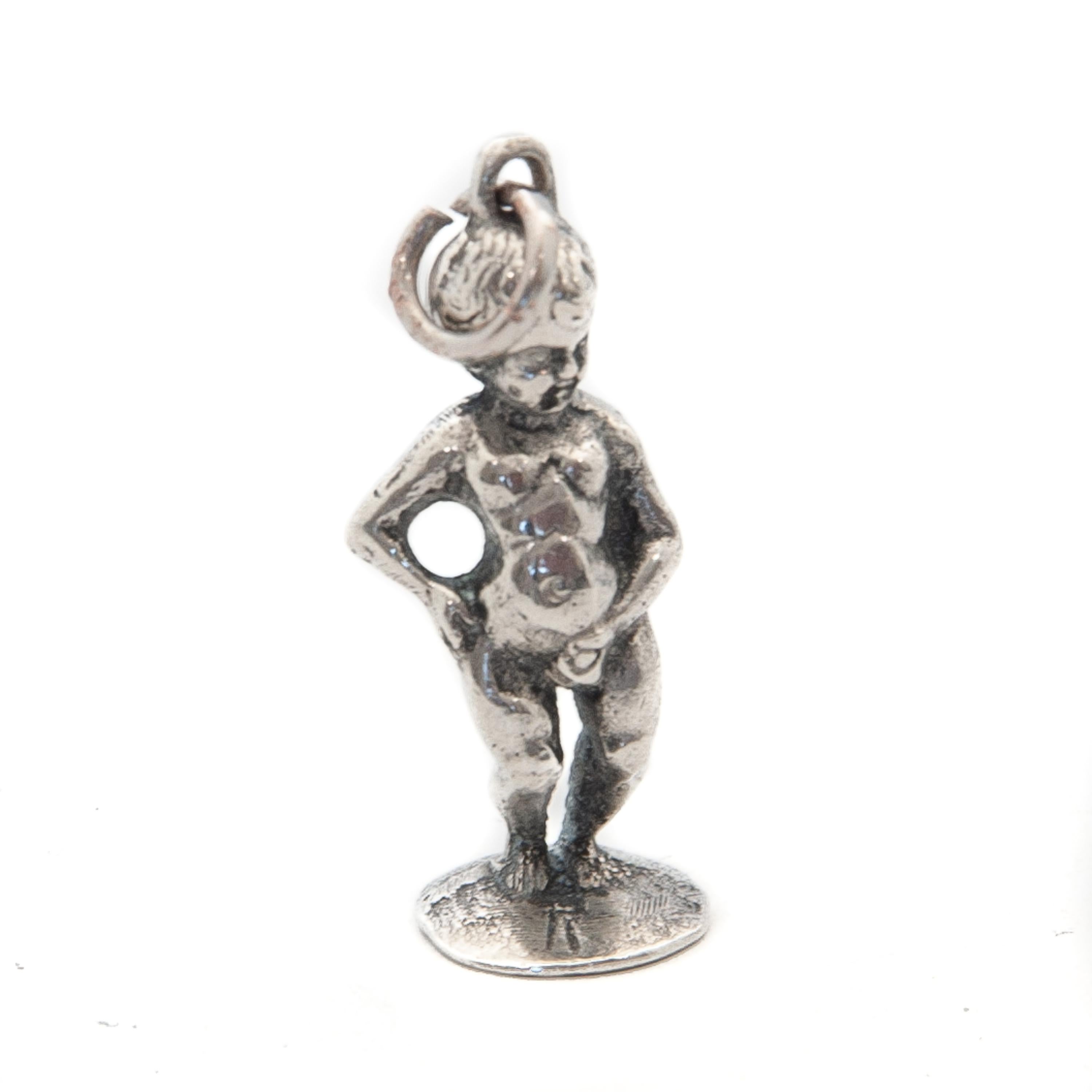 Belgische Manneken Pis-Silber-Charm-Anhänger im Zustand „Gut“ in Rotterdam, NL