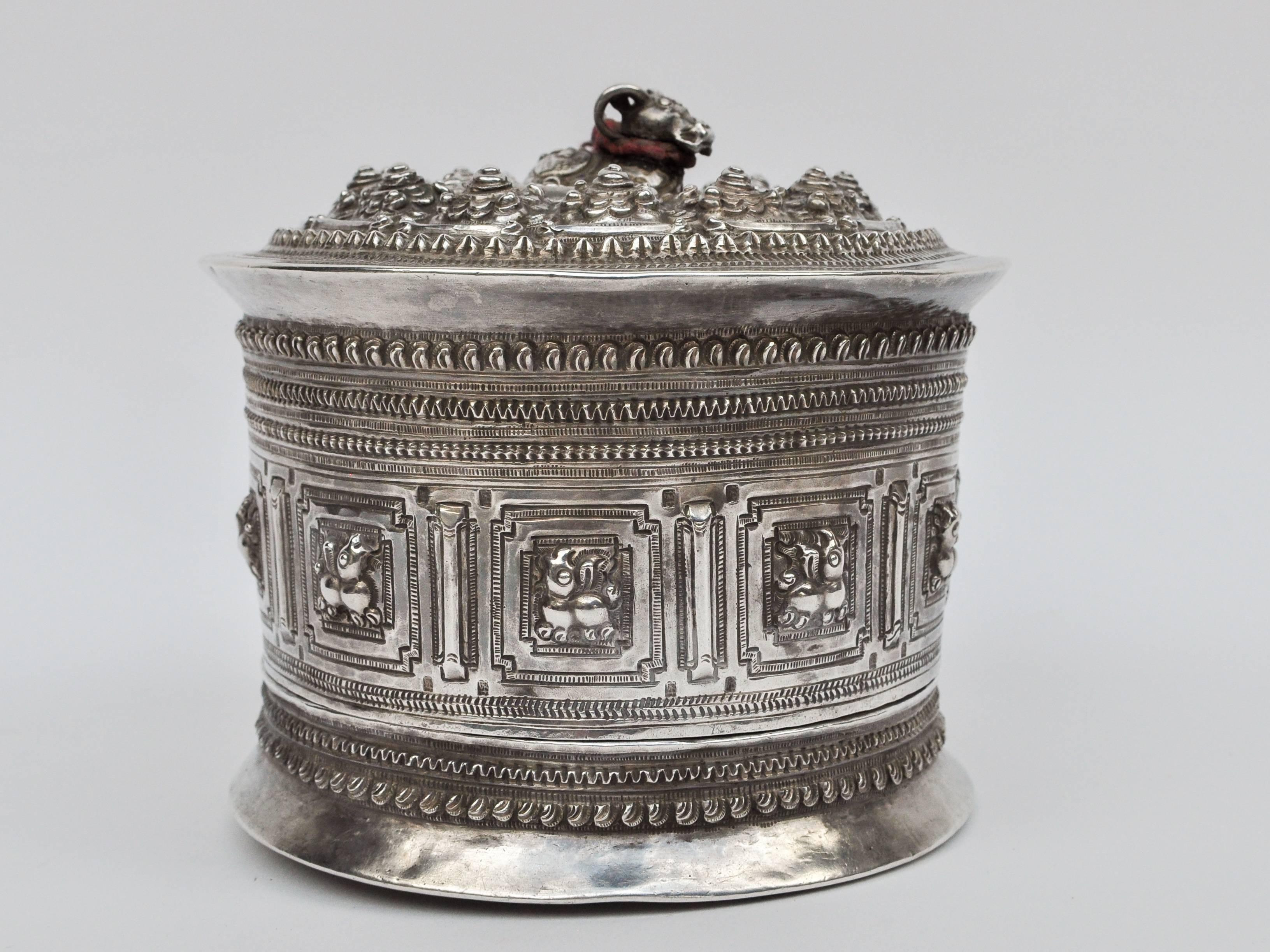 Silver Betel Box / Cannister from Laos, 19th Century, Repousse Work and Chasing 6