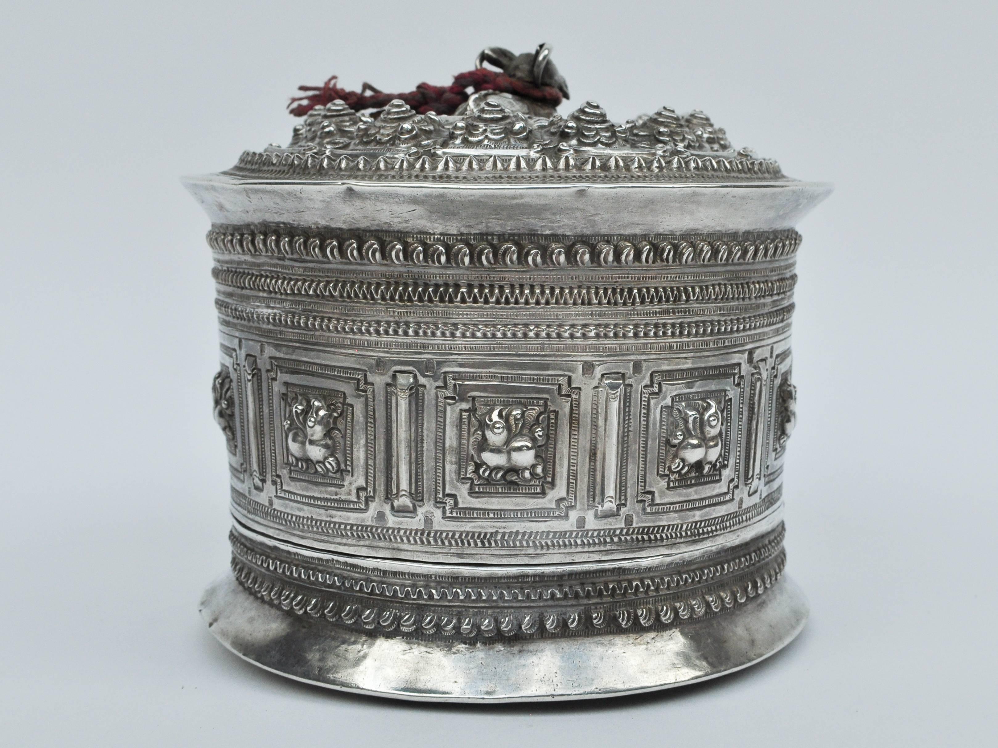 Silver Betel Box / Cannister from Laos, 19th Century, Repousse Work and Chasing 7