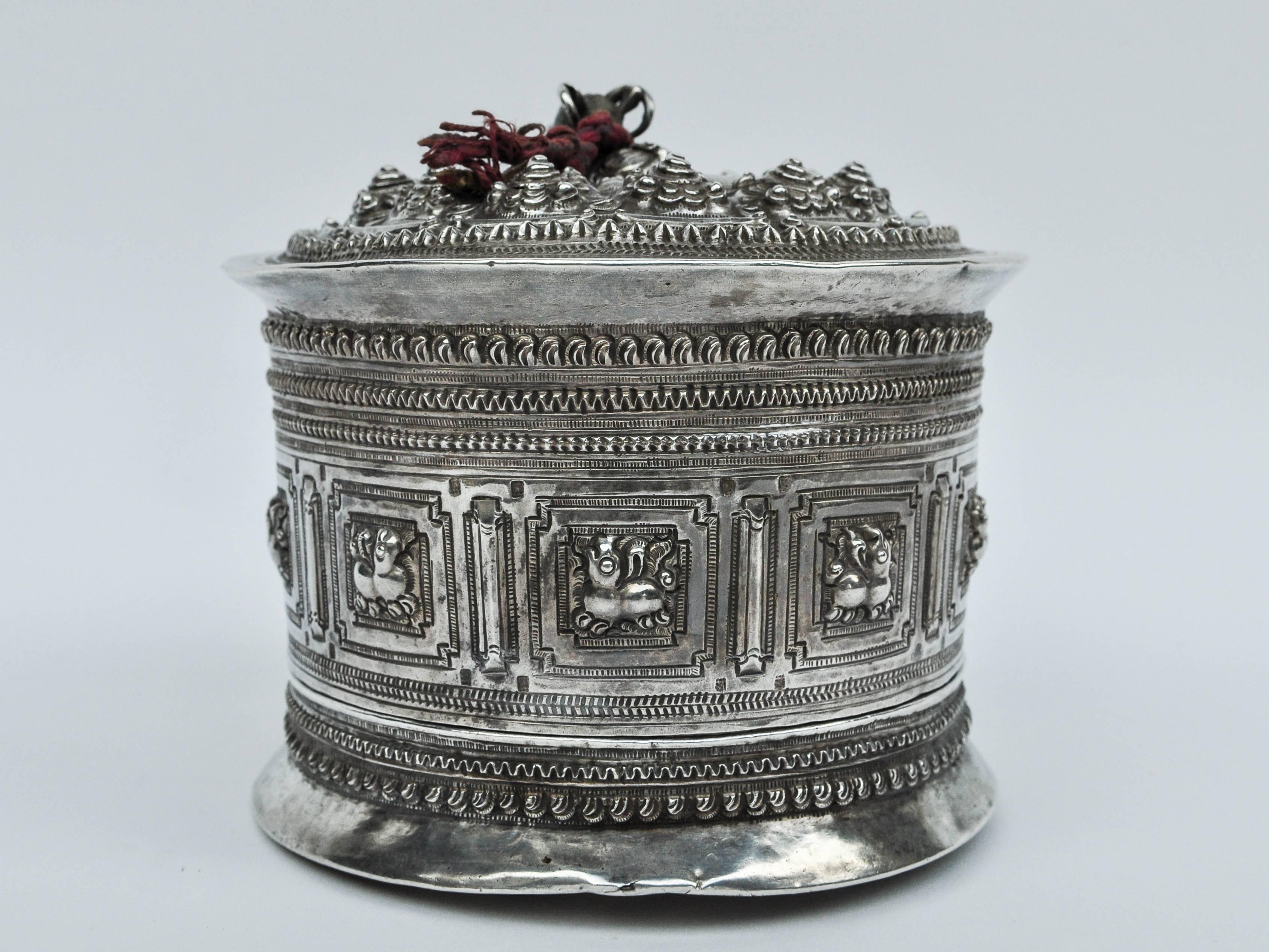 Silver Betel Box / Cannister from Laos, 19th Century, Repousse Work and Chasing 8