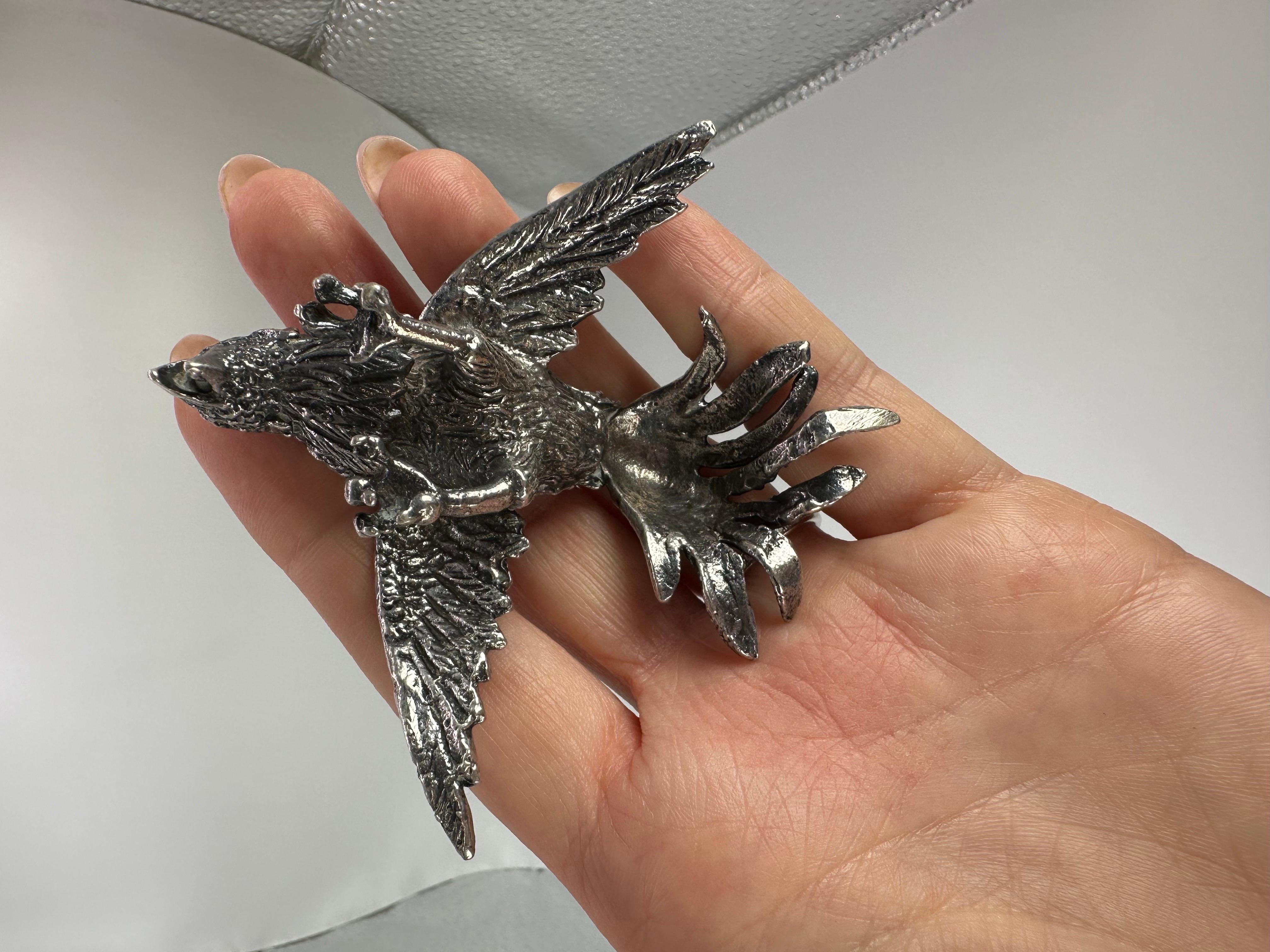 Statua di uccello d'argento decorazione da tavolo per uccelli pesanti in vendita 1