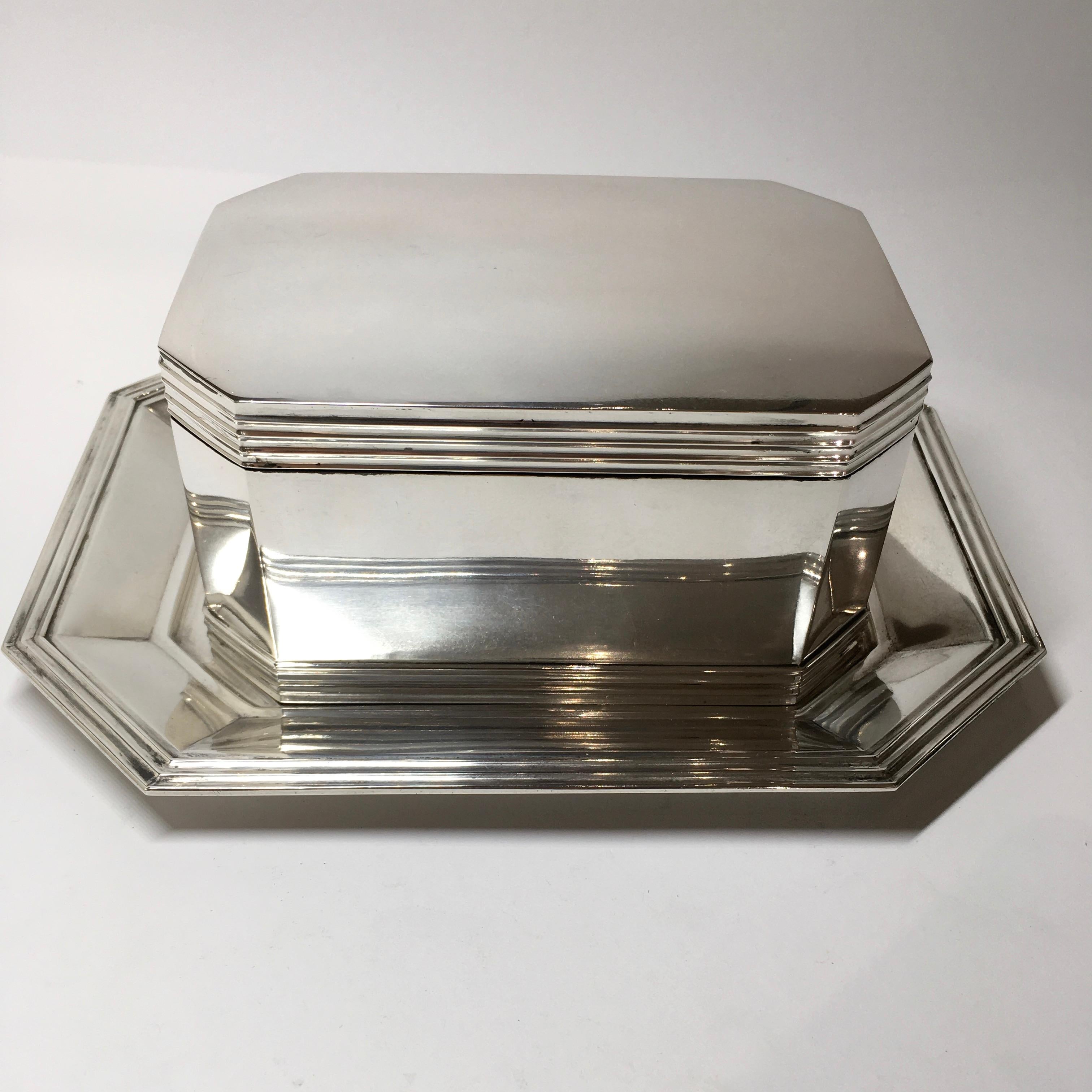 Silver Biscuit Box and Plate, Kempen en Begeer, Netherlands 1914, Dutch Silver 1