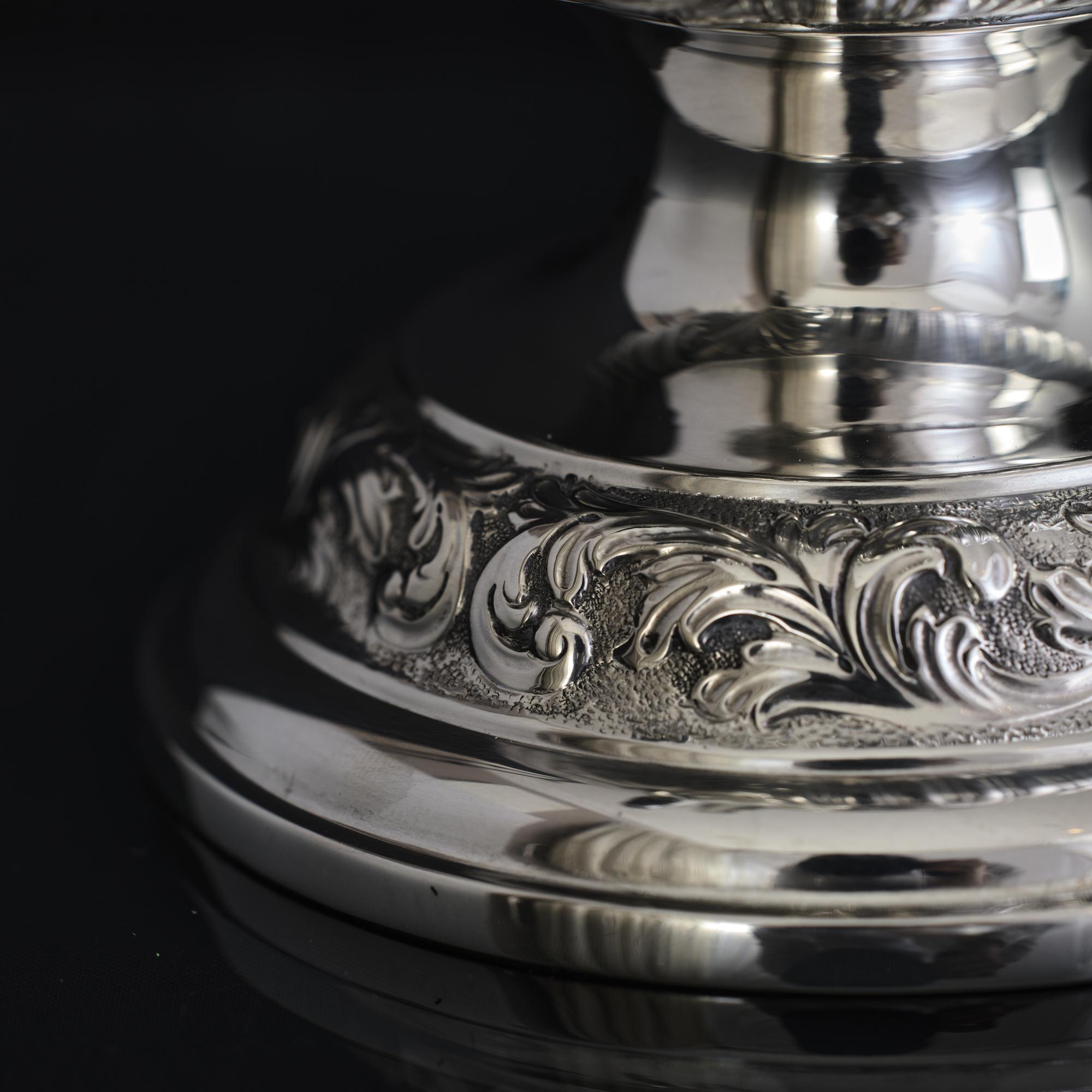 Ungewöhnliche viktorianische Silbervase mit Pferdetrophäe aus Silber im Angebot 4