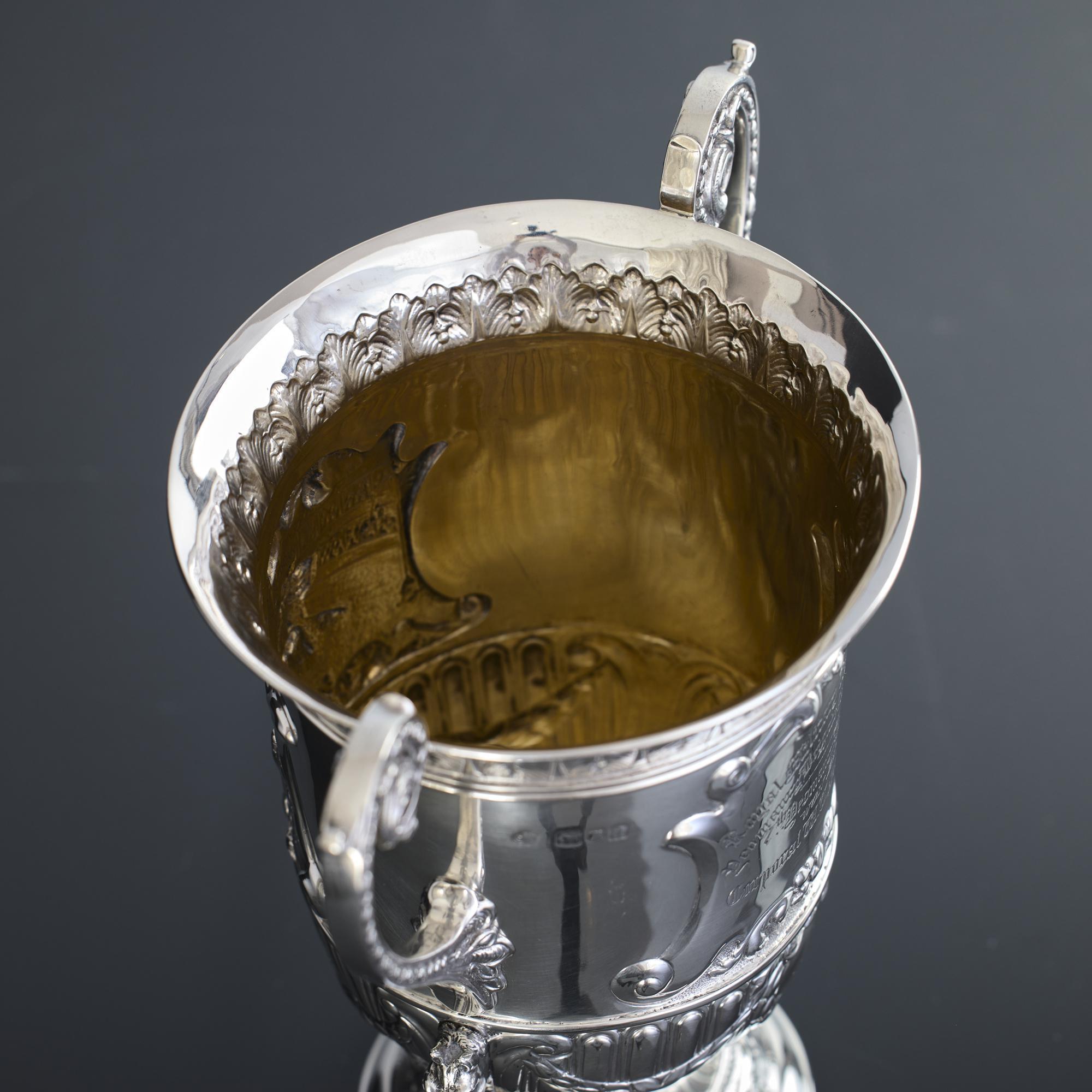 Ungewöhnliche viktorianische Silbervase mit Pferdetrophäe aus Silber im Angebot 5