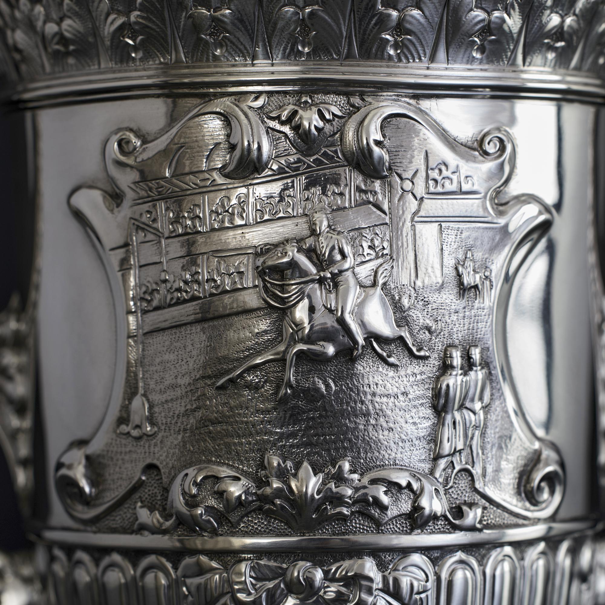 Unusual Victorian silver equestrian trophy vase In Good Condition For Sale In London, GB