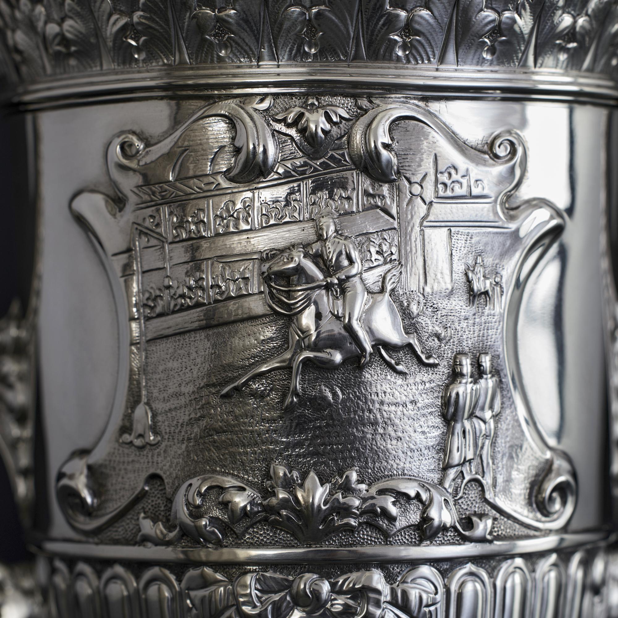 Insolito vaso da trofeo equestre vittoriano in argento In condizioni buone in vendita a London, GB