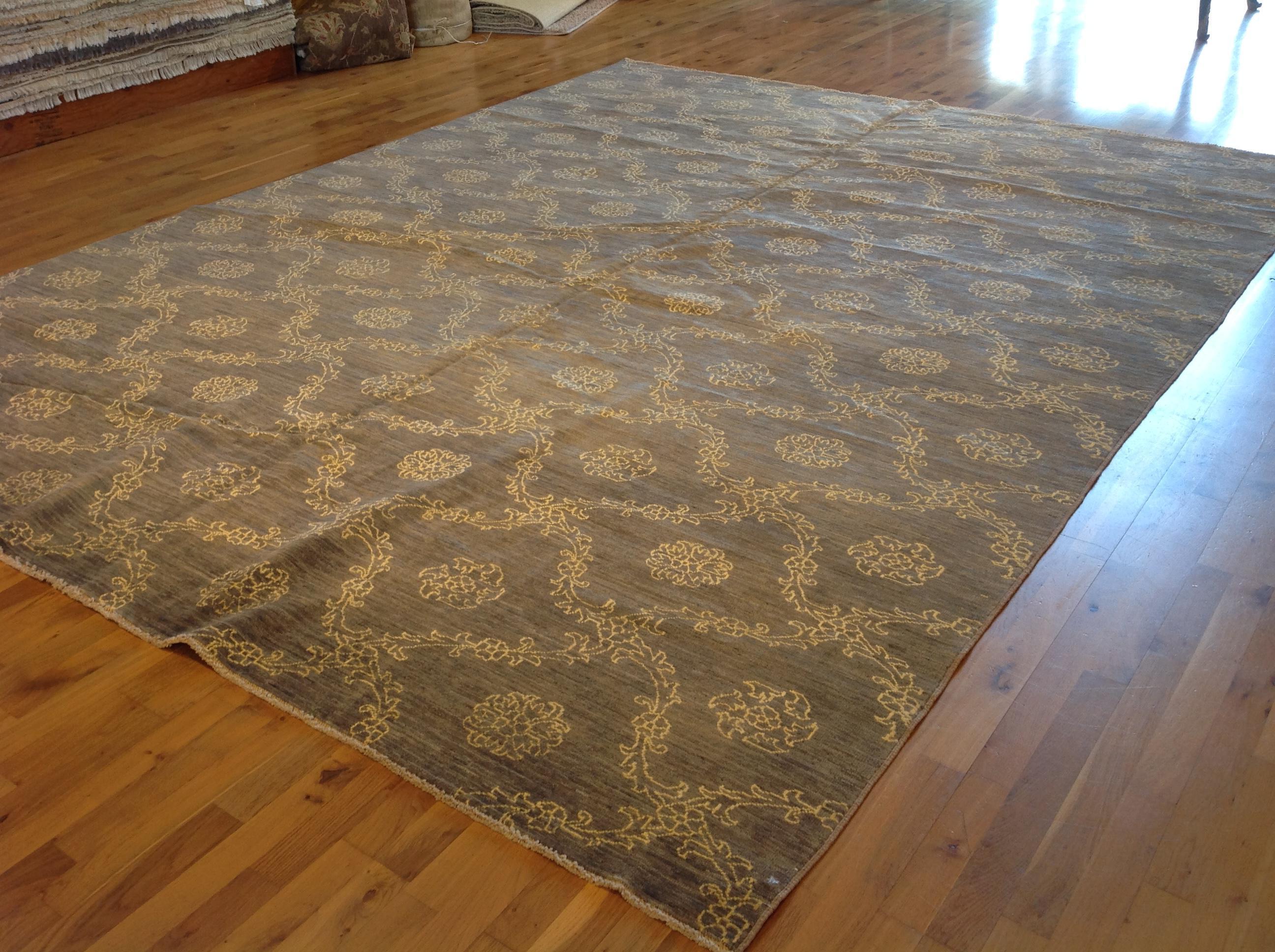Silver Blue Floral Stencil Design Wool and Silk Rug For Sale 2