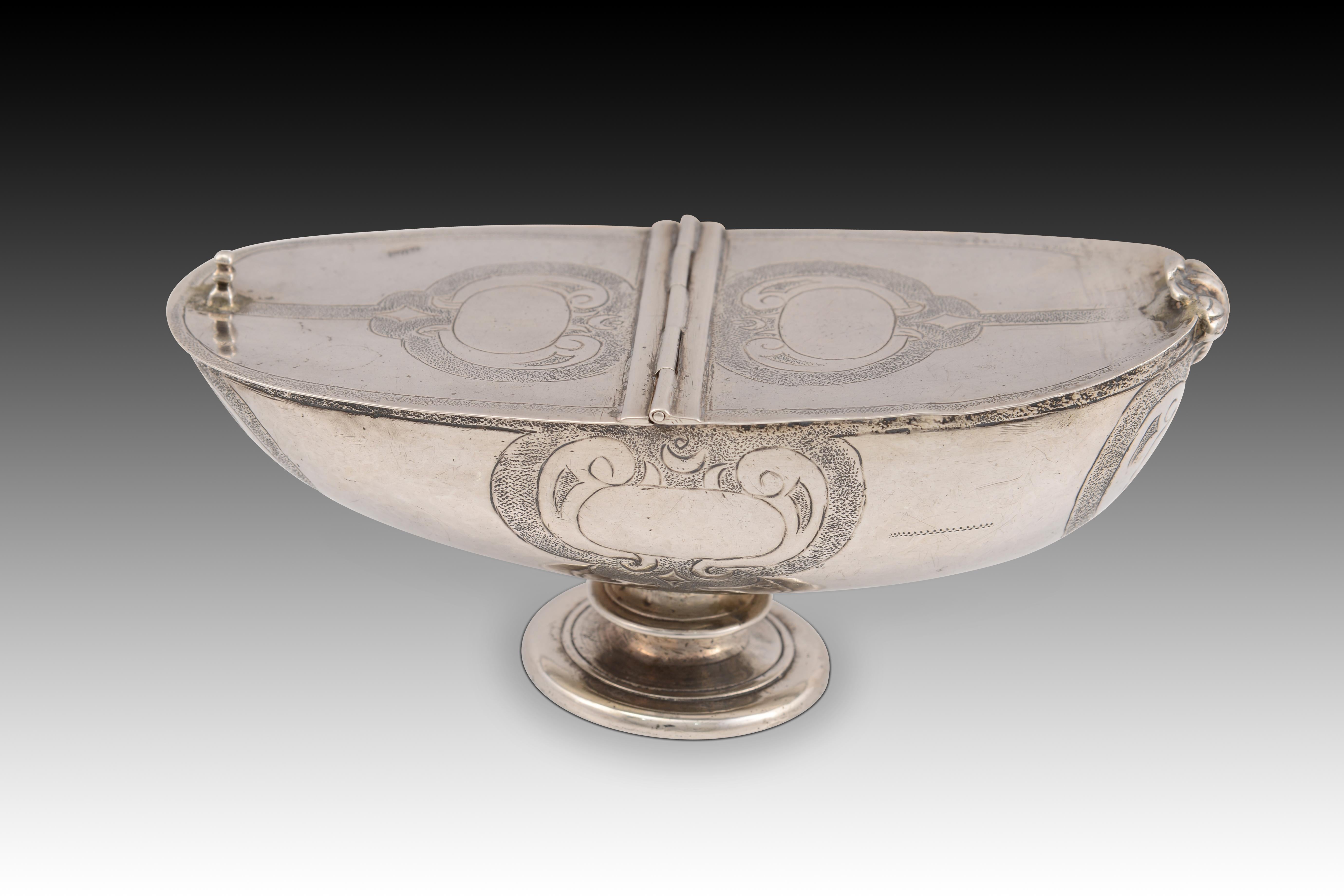 Silver boat censer. Spain, 17th century. For Sale 2