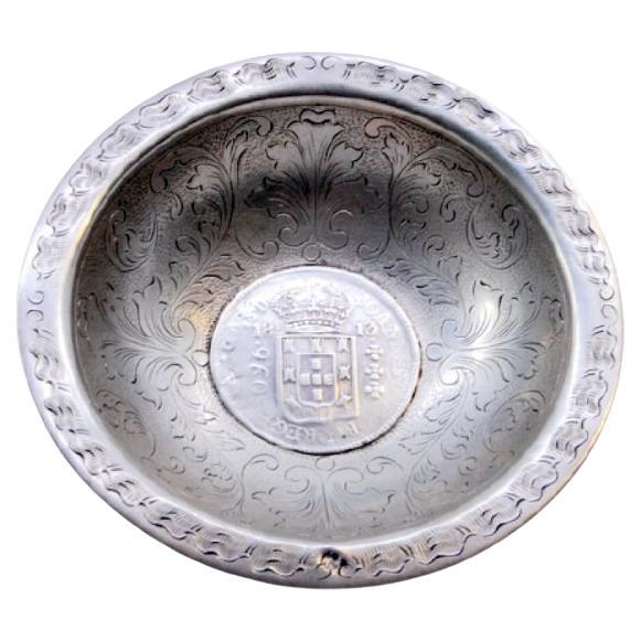 Silver bonbon box with reliefs and Portuguese coat of arms in the center, 1813 For Sale