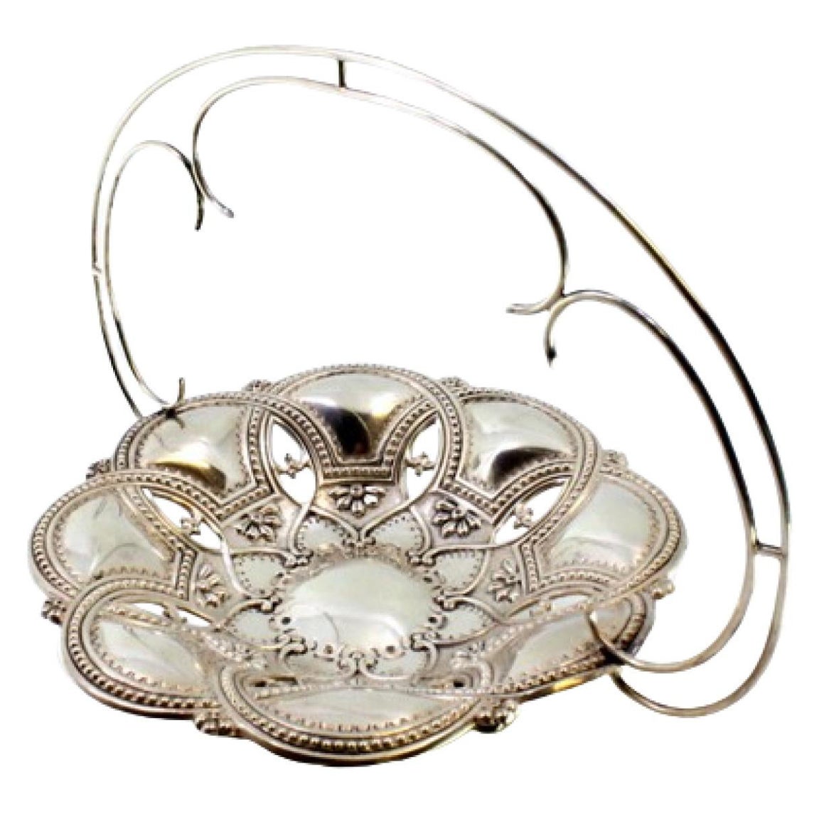 Silver bonbonette box w/ pearly friezes, double arch 
4 openwork feet