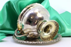 Silver bonbonette box w/ reliefs & missing lion handle on base