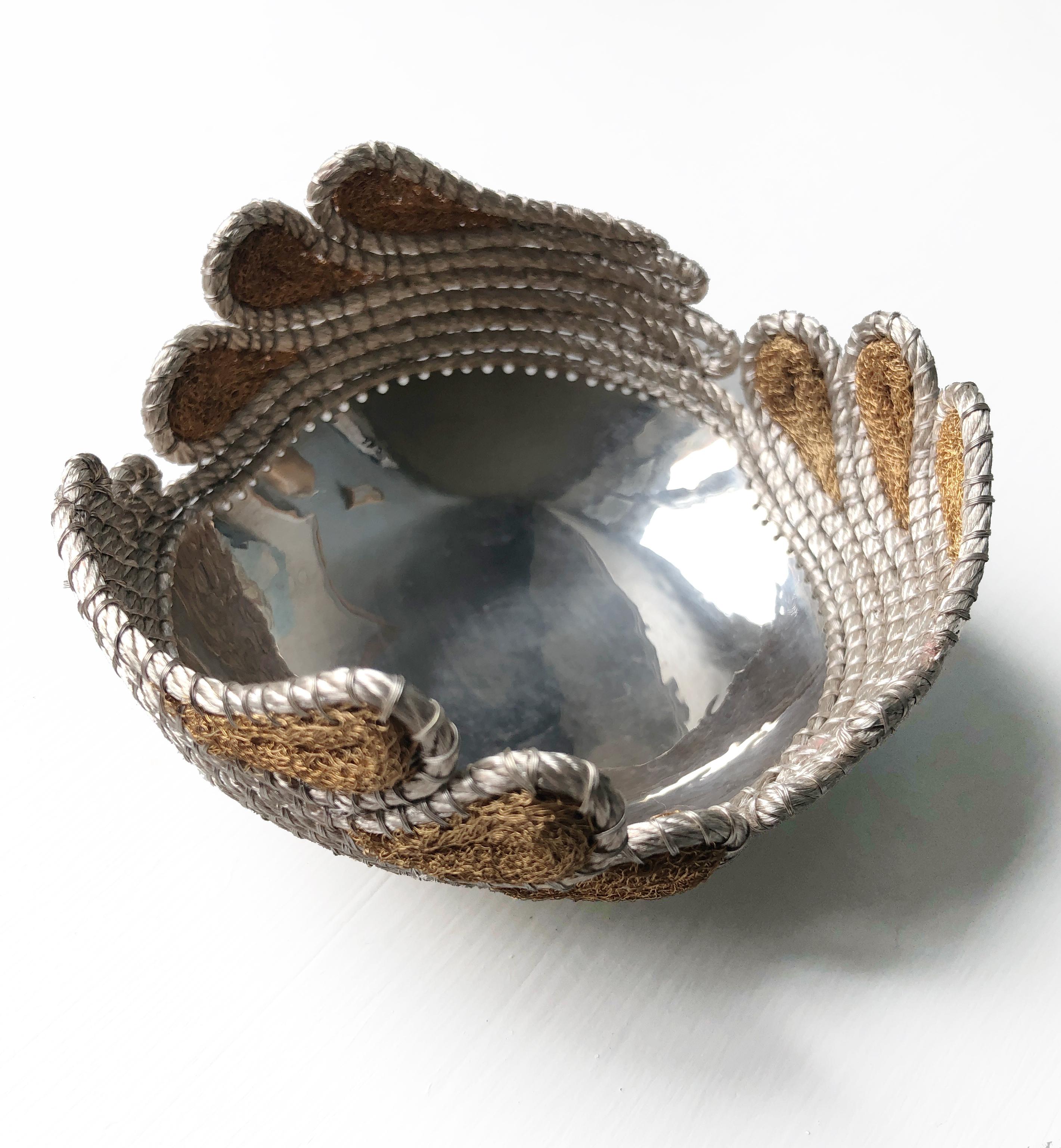 Silver bowl with copper wire decoration by T. Hvorslev AB, 1996. Made at Studio Silverknappen in Linköping. Stamp-signed Theresia, stamped THHV 925 X10. Total weight approximately 84.1 grams. Same model of bowl is shown at Nationalmuseum in