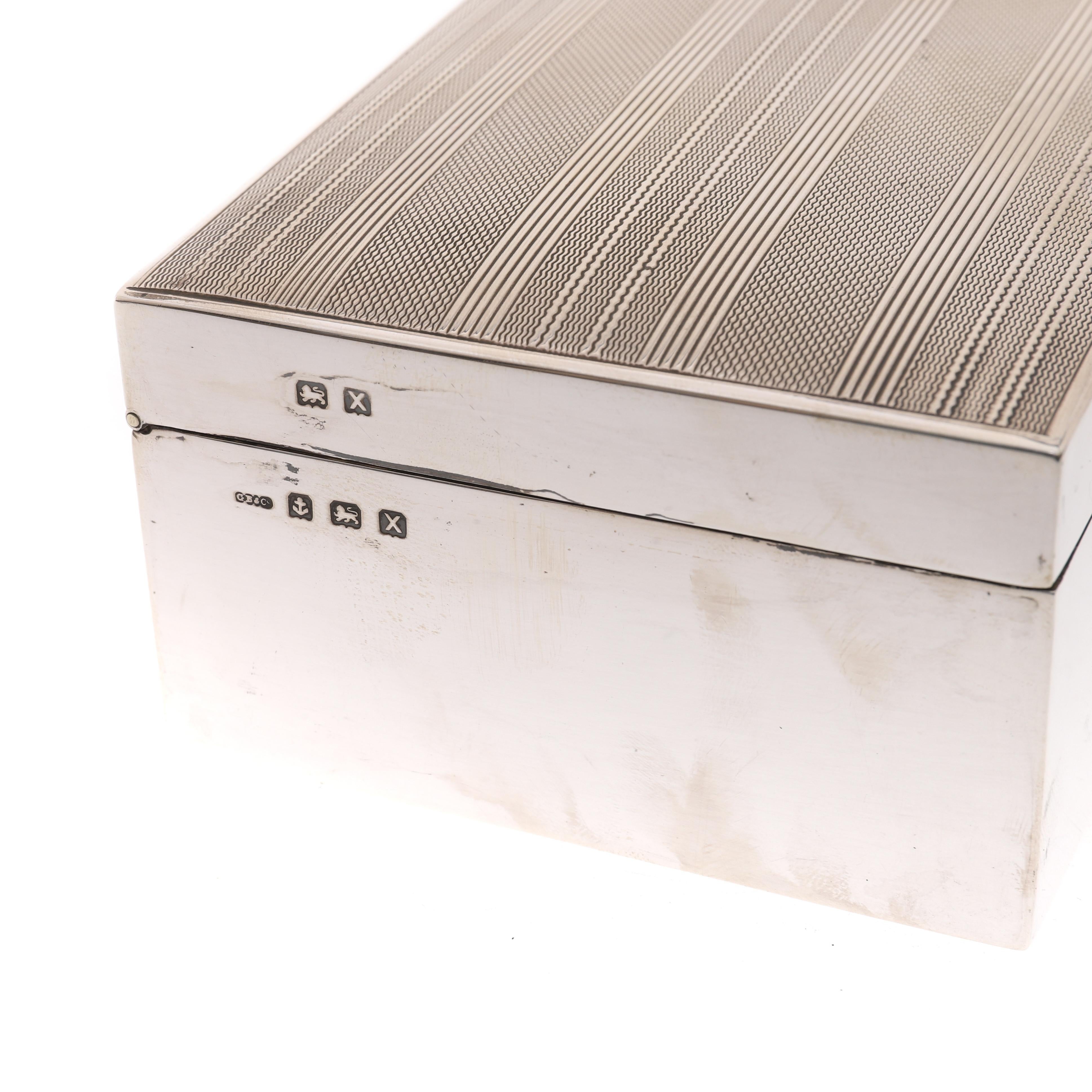 20th Century Silver Box by G Brian and Co Birmingham, England, 1947 Stamped For Sale