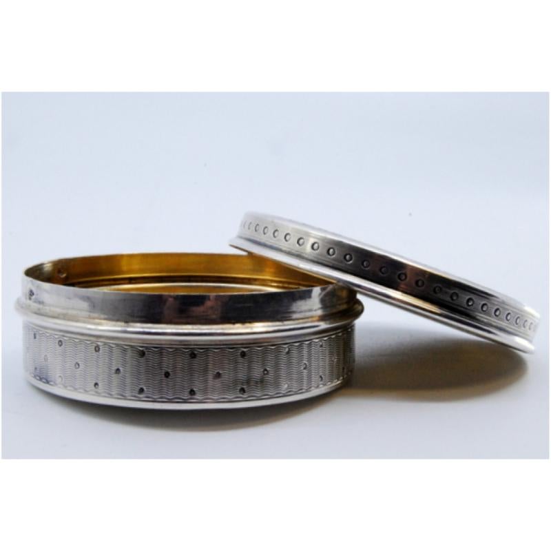 19th Century Silver box for rosaries with palm-shaped engravings For Sale