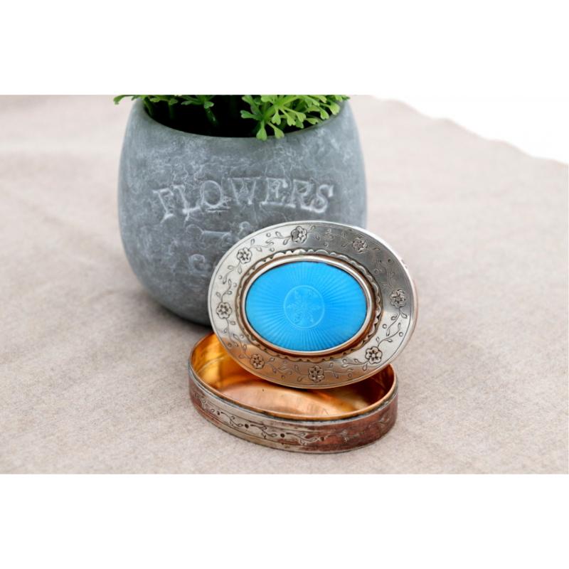 Silver box of elliptical shape In Good Condition For Sale In Porto, PT