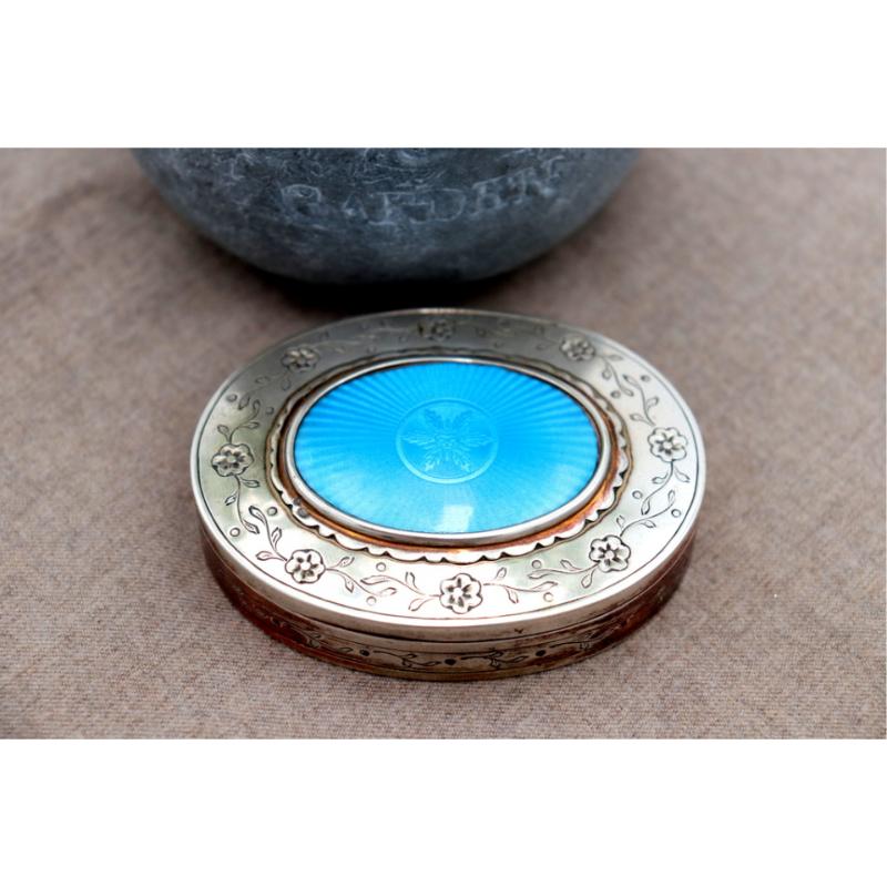 20th Century Silver box of elliptical shape For Sale