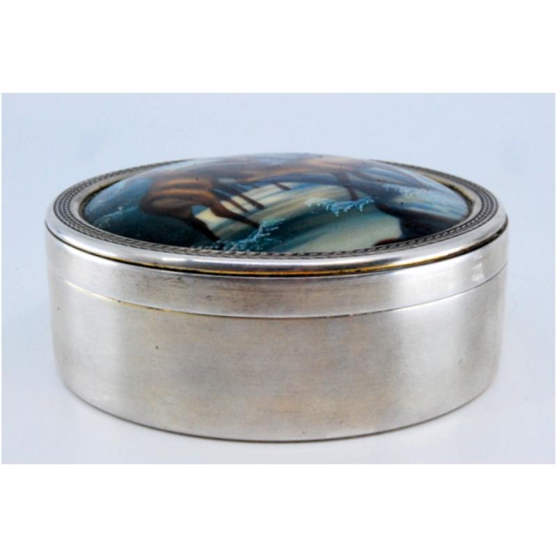 Silver box with enameled image on the lid of deer in the ice For Sale 3
