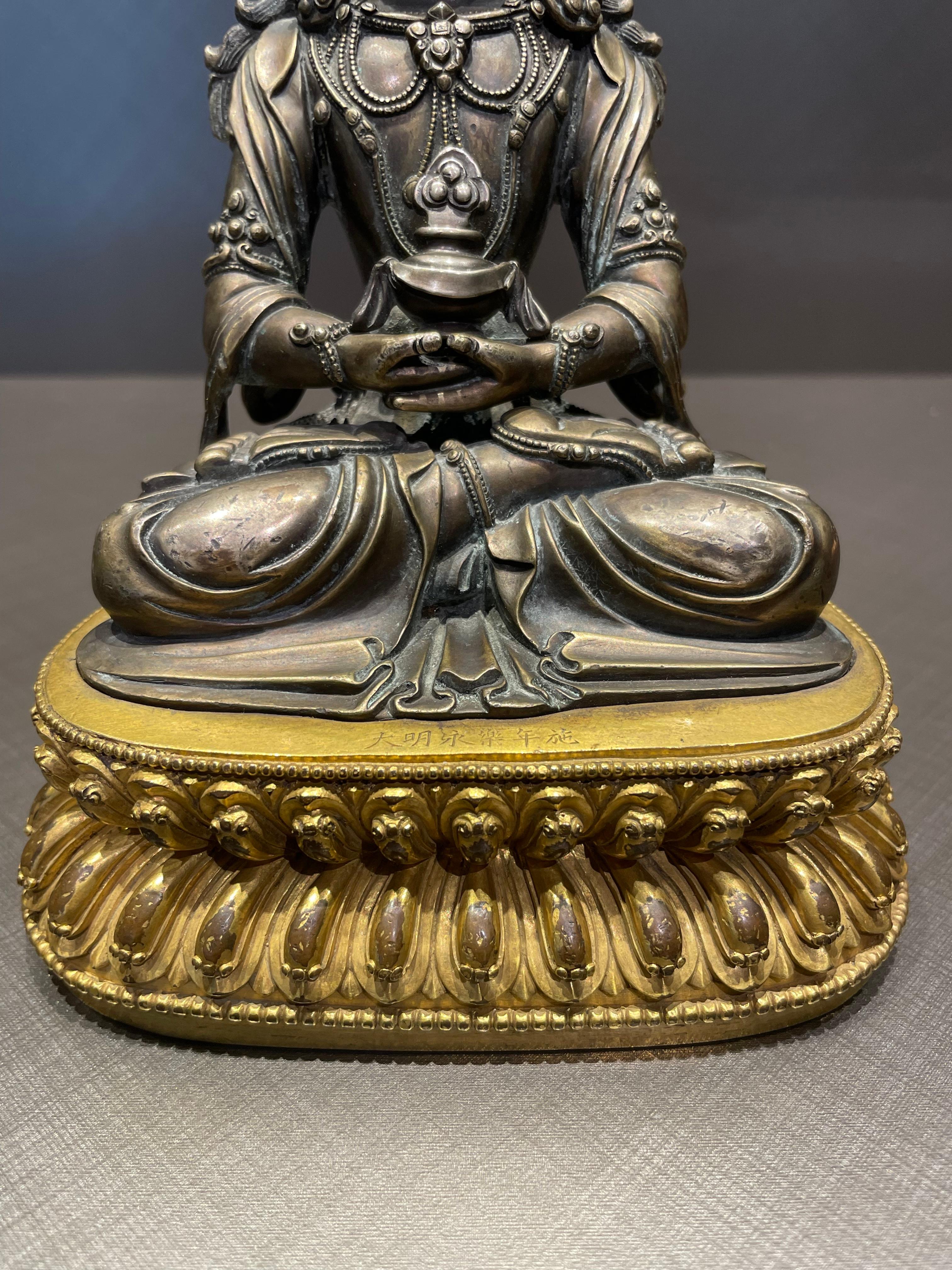 Silver Buddhist Statue with Gold Plated Bronze Lotus Stand In Good Condition For Sale In Chuo-ku, Tokyo