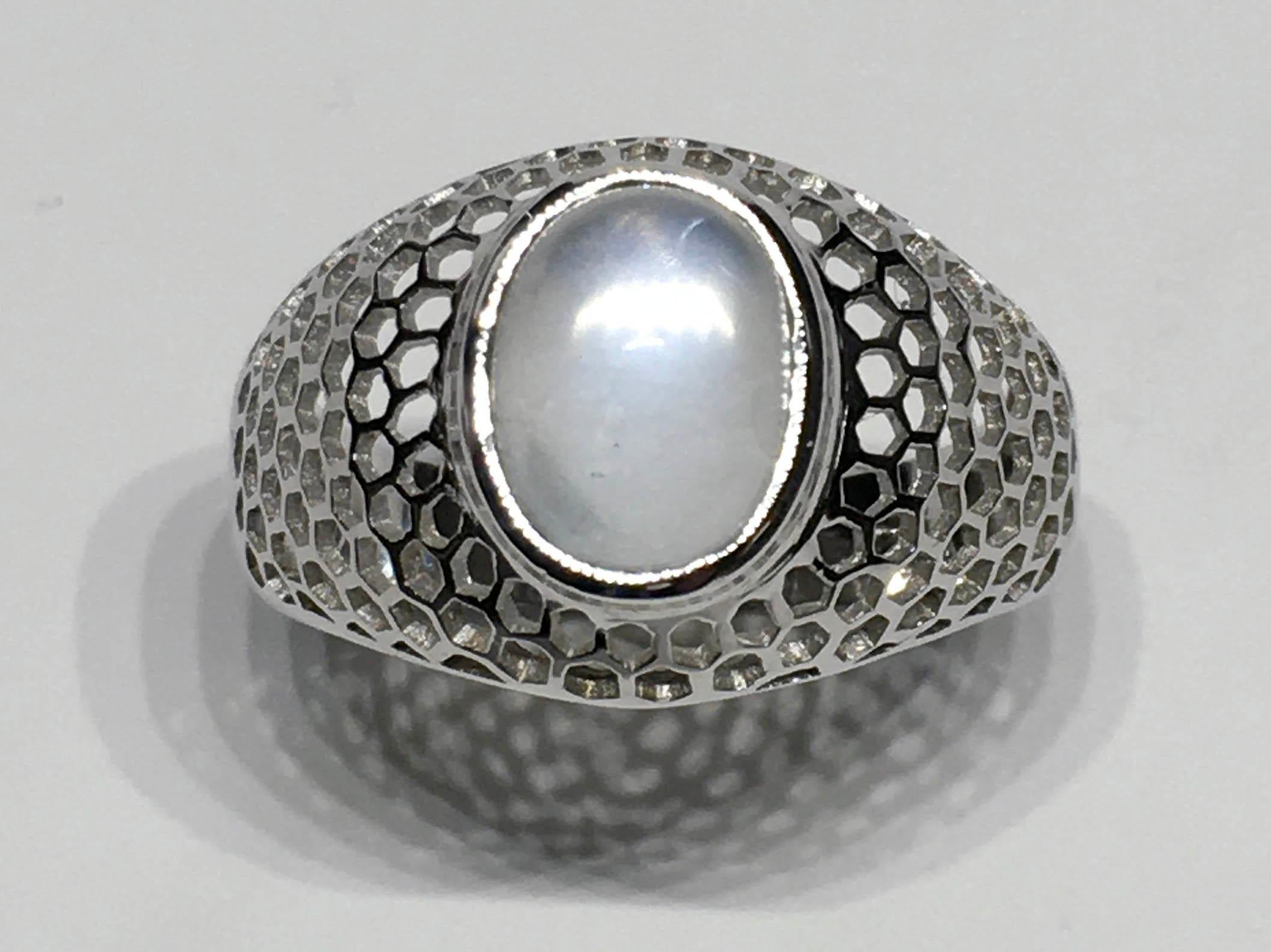 Burmese Moonstone Silver Ring In New Condition In Seattle, WA