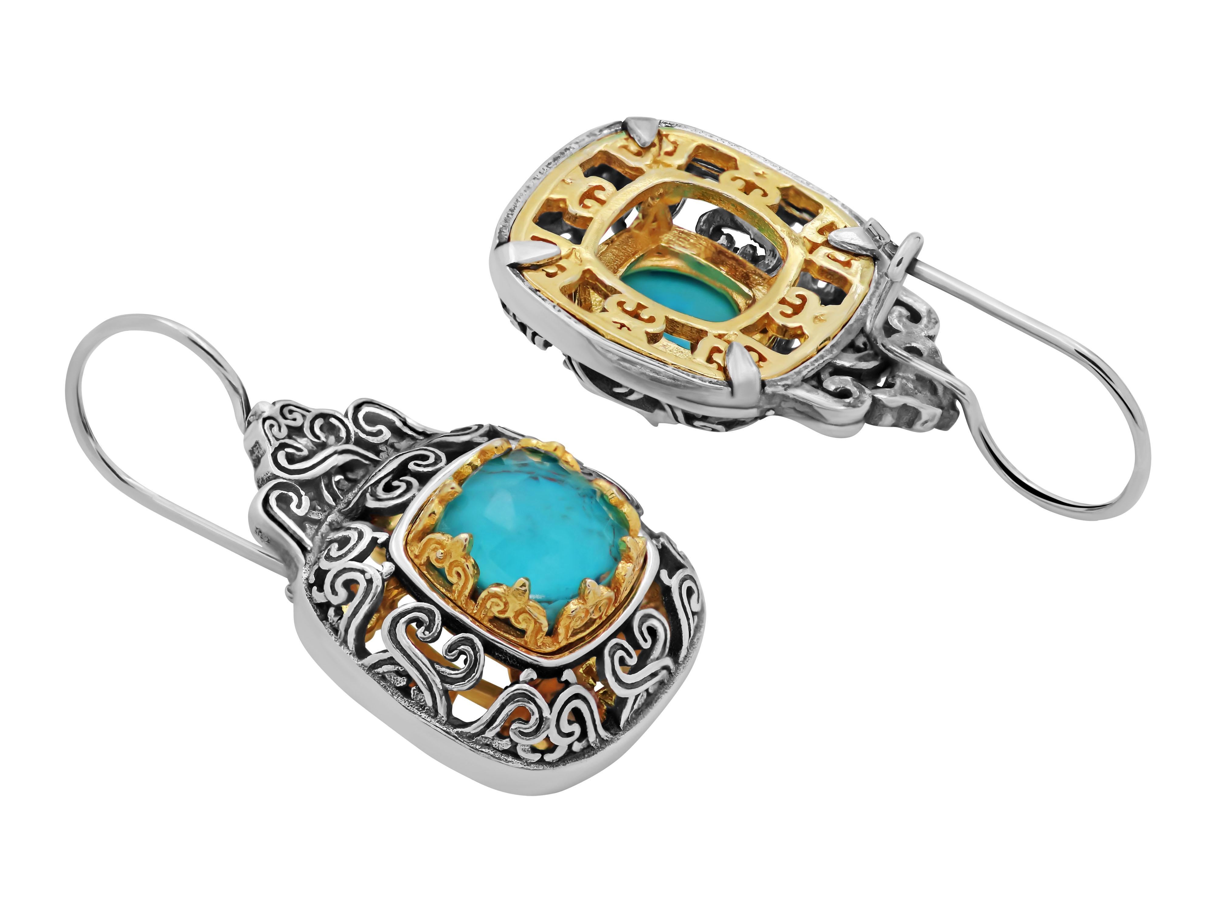 Byzantinische Ohrringe aus Sterlingsilber mit komplizierten Details und vergoldeten Elementen, die die Schönheit und das Niveau der Arbeit erhöhen. Mit Kupfertürkis besetzt, ein Stein, der ihn noch interessanter macht.