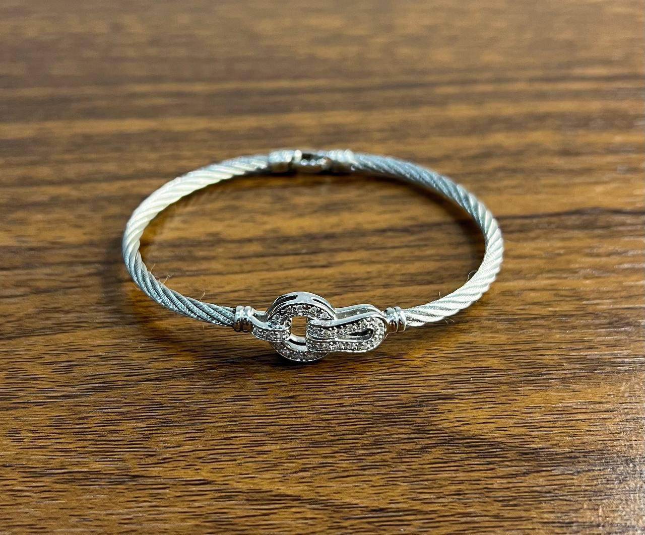 Bracelet symbolique filigrane d'une rangée de câbles en argent, or blanc 18 carats et diamants Pour femmes en vente