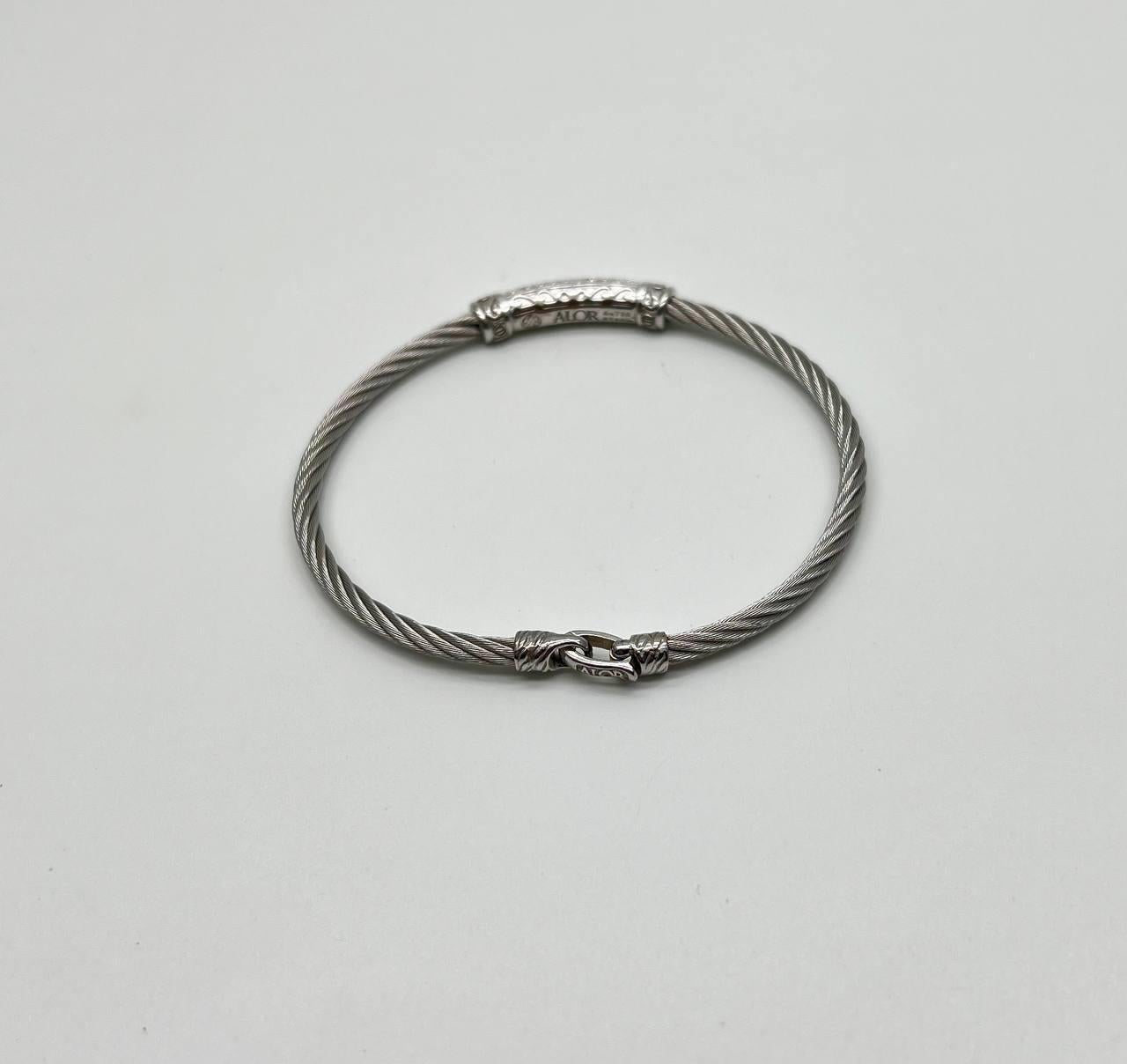 Contemporain Bracelet torsadé en argent, The Row, or blanc 18K, avec diamants en filigrane en vente