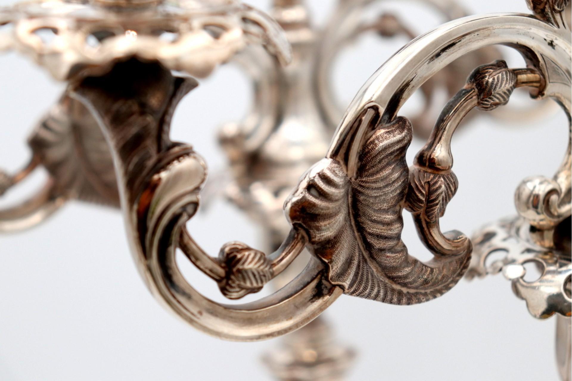 Silver candelabra with three lights, cut-out sconces In Good Condition For Sale In Porto, PT