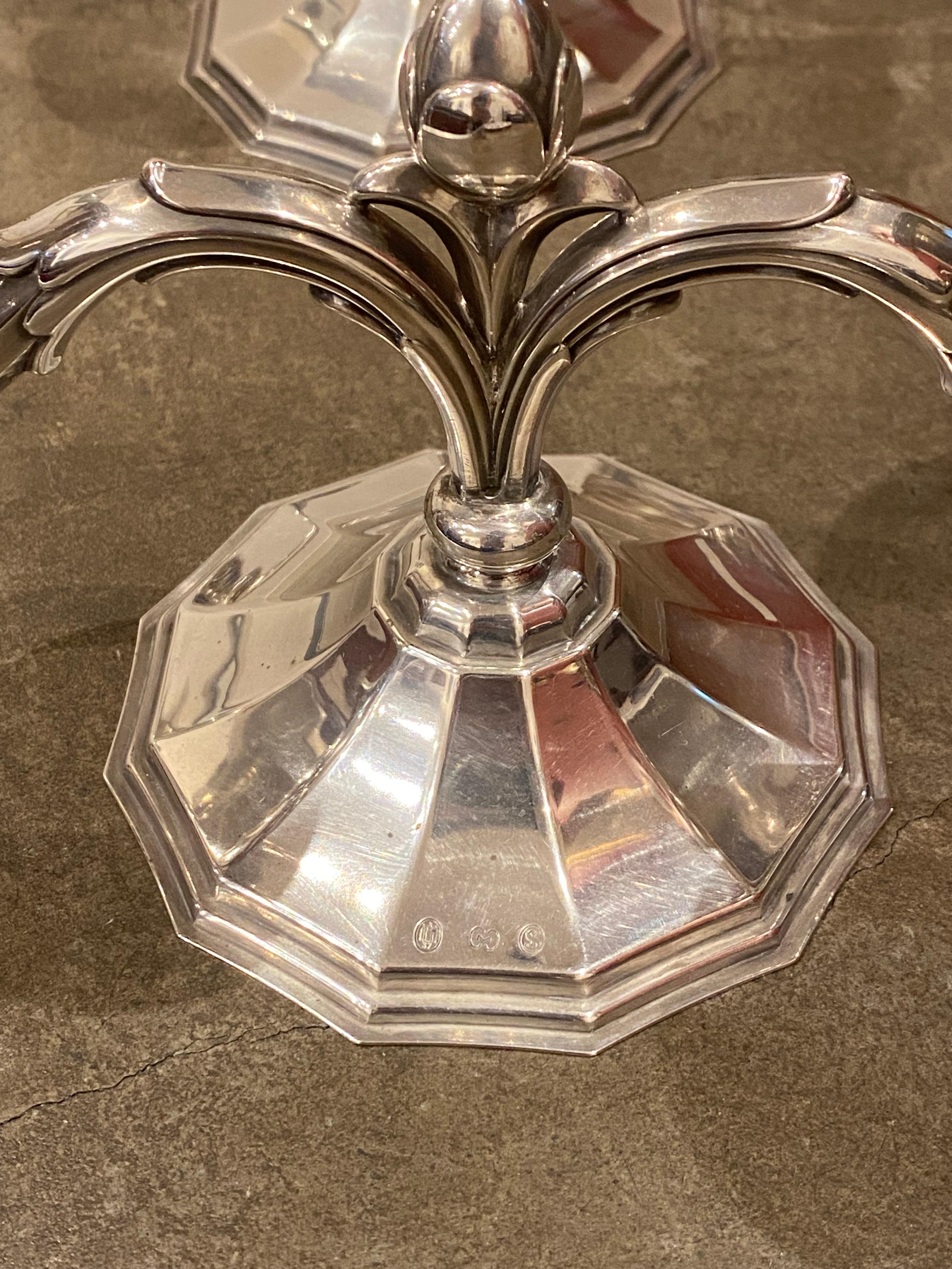 Bastoncini per candele/candelabri in argento, Danimarca, 1937 circa. Maestro di saggi Johannes Siggaard. In condizioni ottime in vendita a MELBOURNE, AU