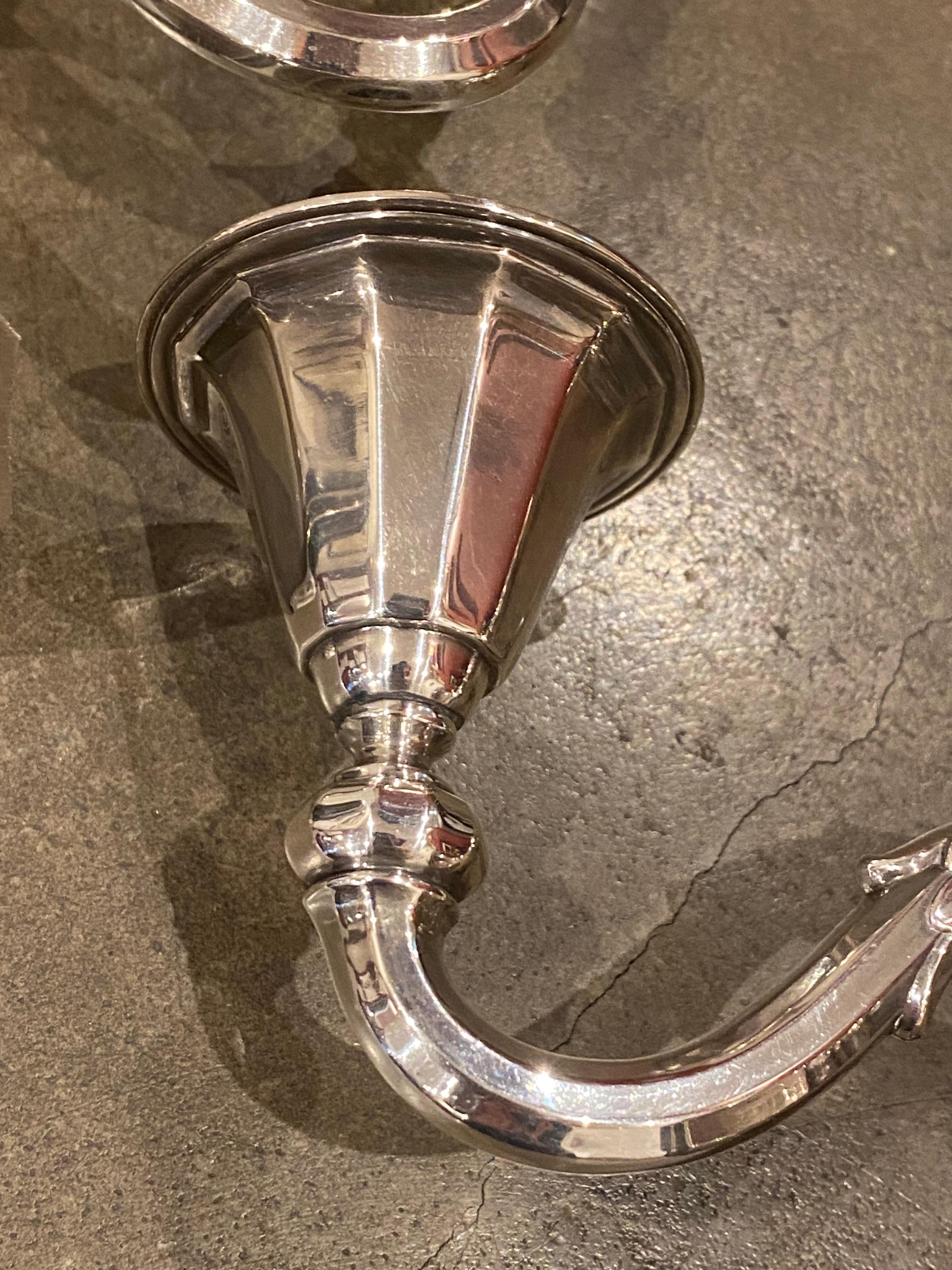 Bastoncini per candele/candelabri in argento, Danimarca, 1937 circa. Maestro di saggi Johannes Siggaard. in vendita 2