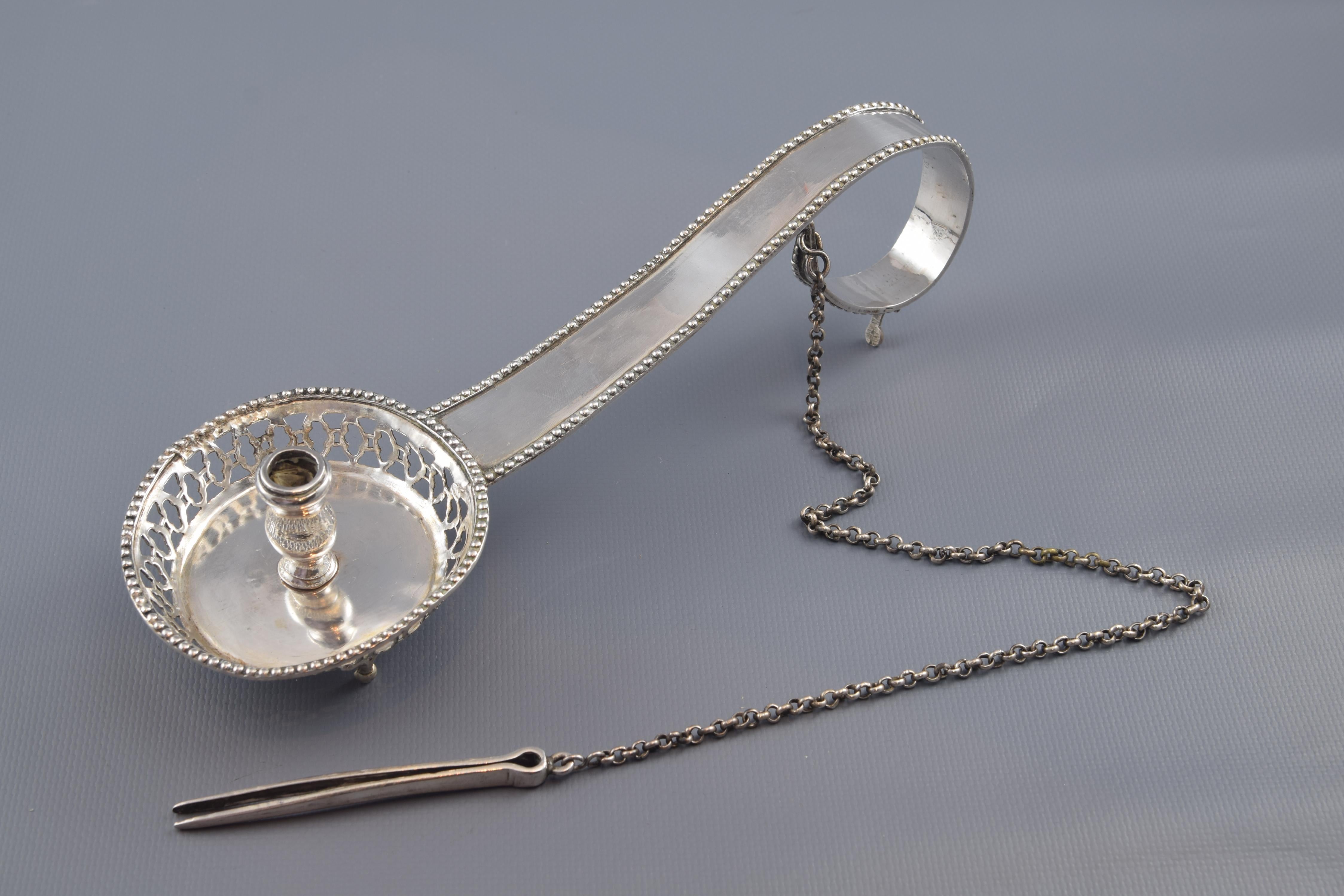 Silver Candlestich or Candle Holder with Tongs or Tweezers, Barcelona, 19th c In Fair Condition For Sale In Madrid, ES