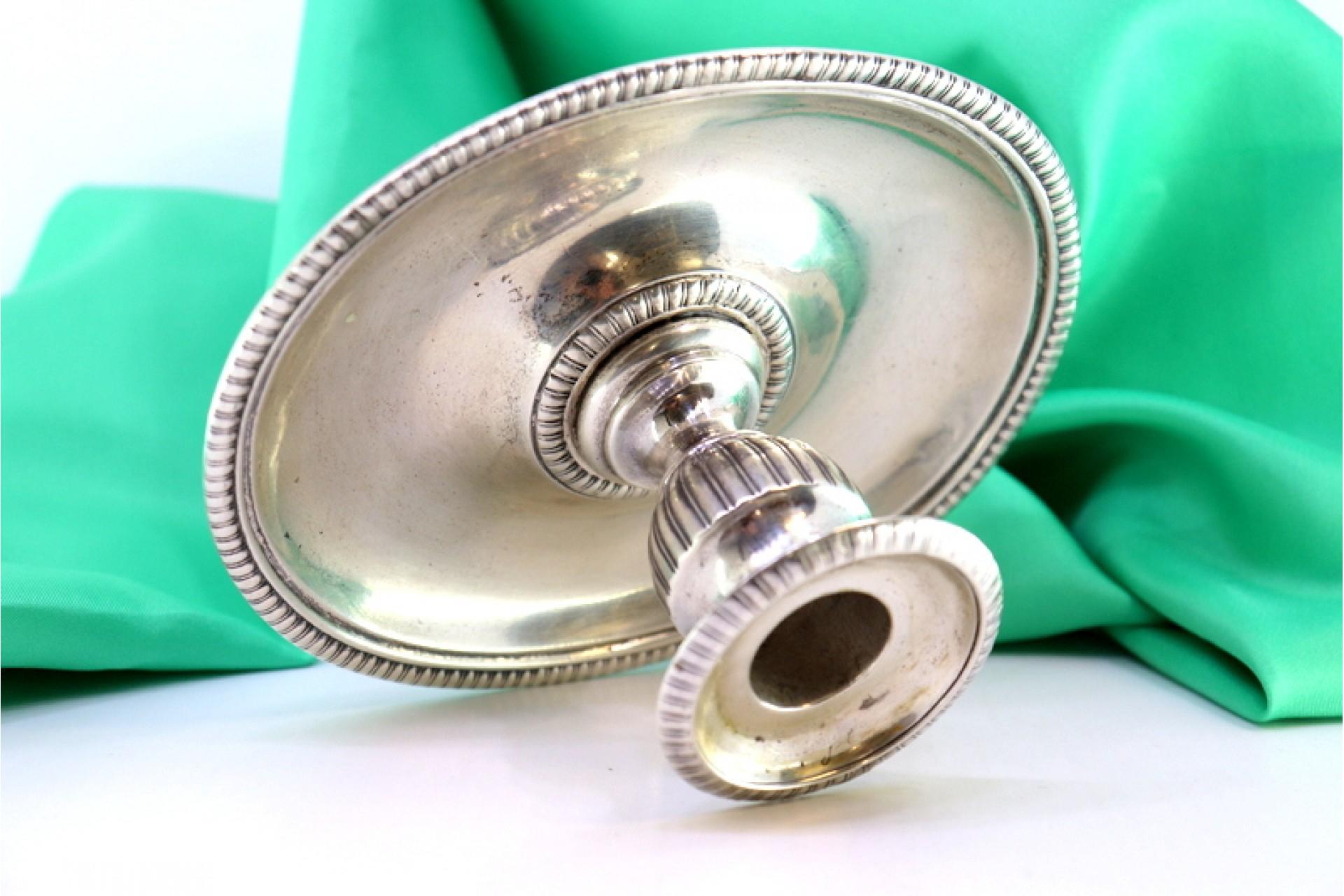 European Silver candlestick with elliptical embossed and pearled reliefs For Sale