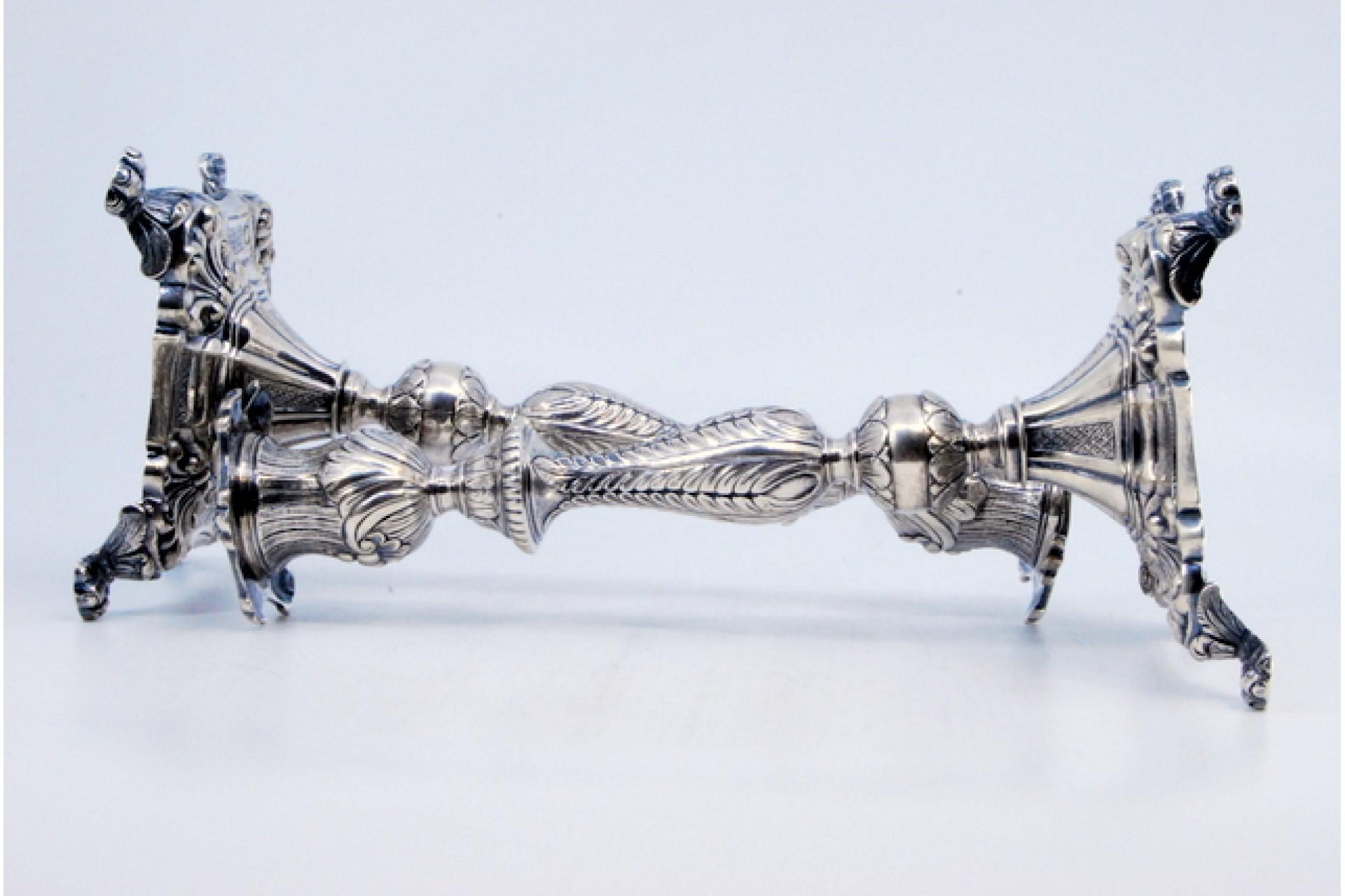 European Silver candlesticks with palm-embossed stems on shell bases with claw feet For Sale