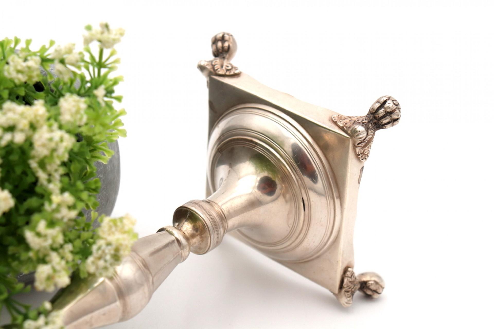 Silver candlesticks with turned stems For Sale 1