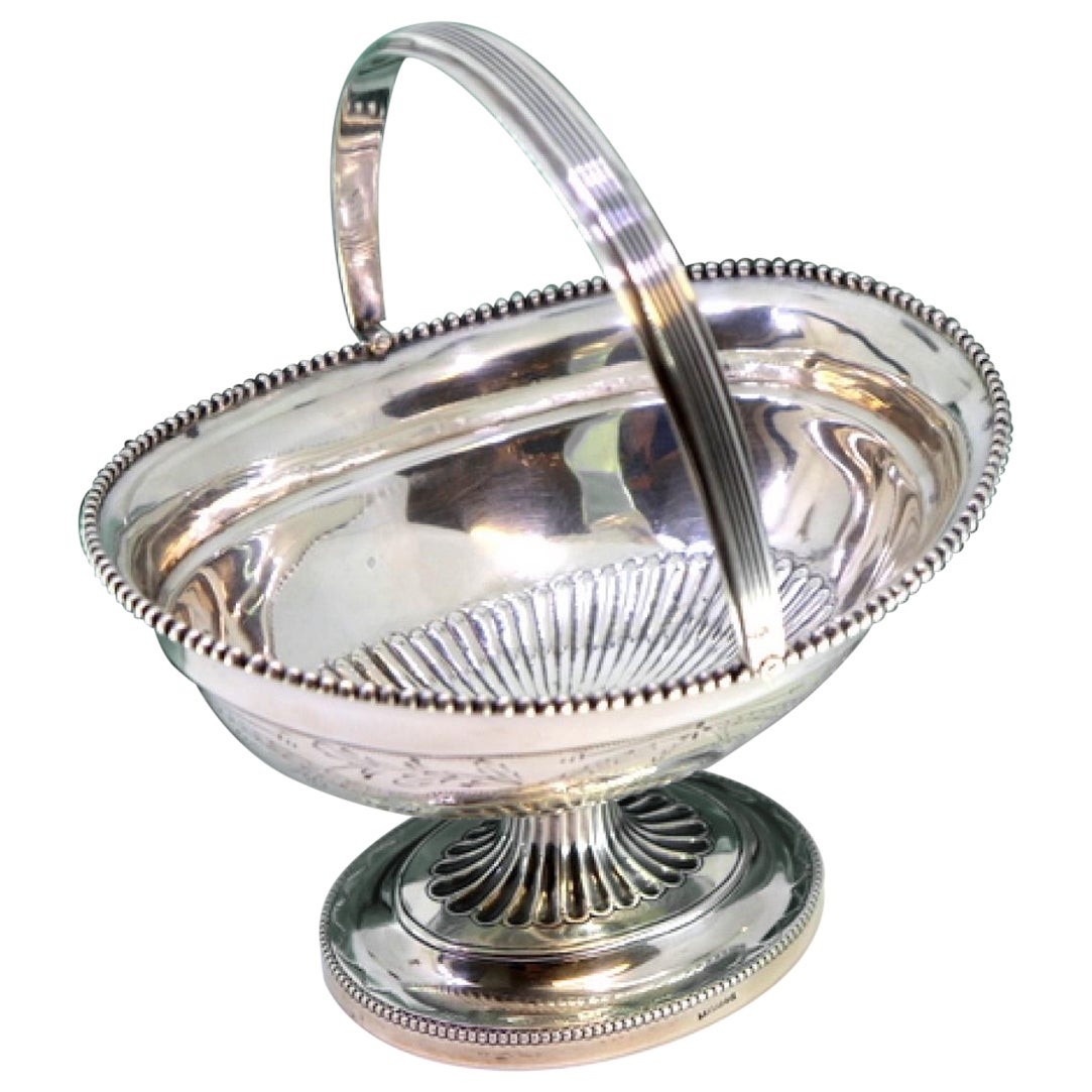 Silver candy box w/ pearled rim 
elliptical tilting handle For Sale