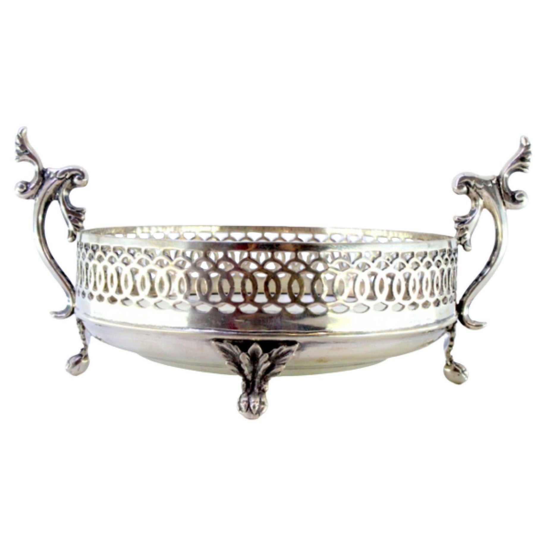 Silver candy box w/ wire rack, handles 
4 claw feet For Sale