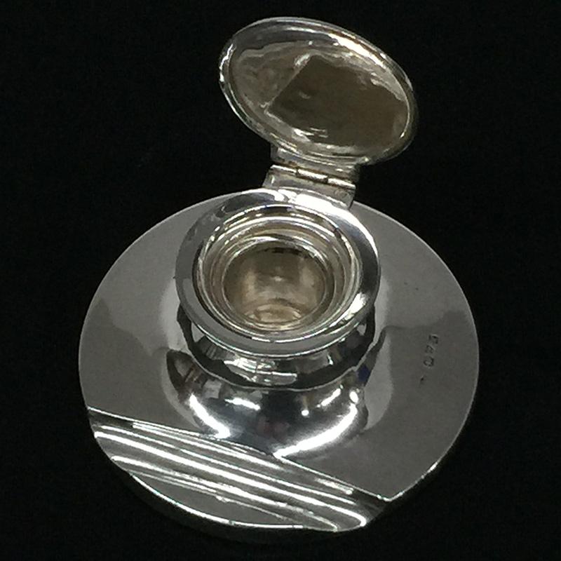 British English Silver Capstan Inkwell by Cohen & Charles, Chester, 1908 For Sale