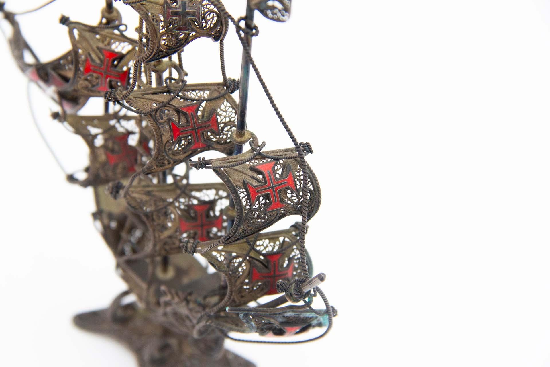 European Silver caravel with filigree mesh For Sale