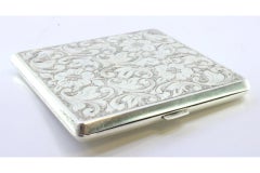 Porte-cartes en Silver avec gravures florales, frises hautes et couvercle à ressort