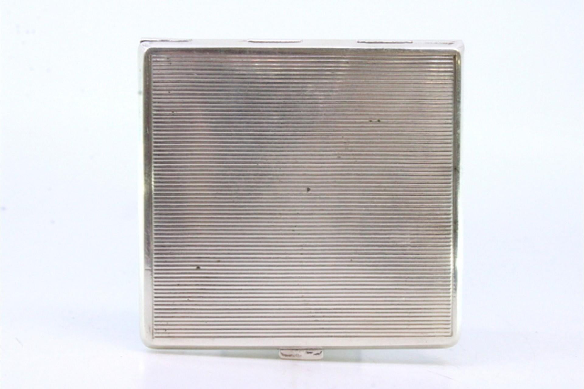 20th Century Silver card case with floral engravings, high friezes and spring lid For Sale