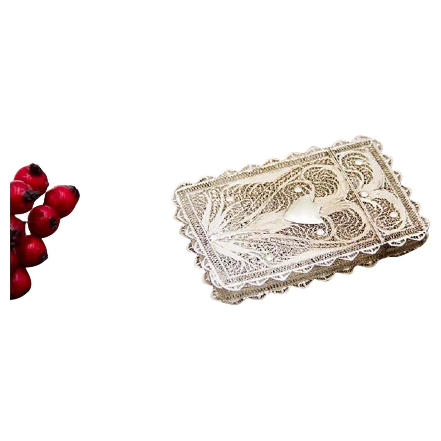 Silver cardboard box in filigree mesh with hinged lid For Sale