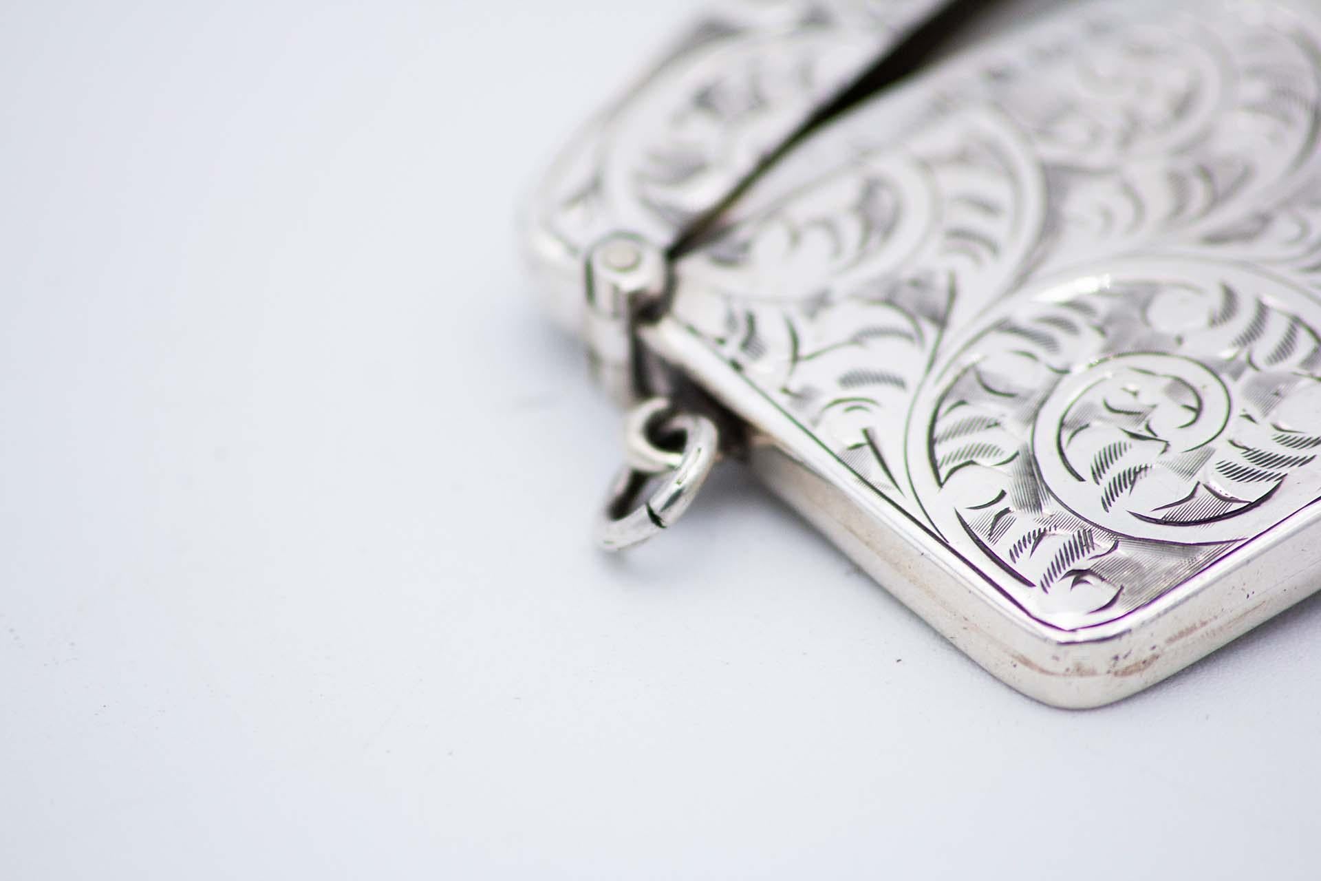 European Silver cardboard box with engraved wreaths For Sale