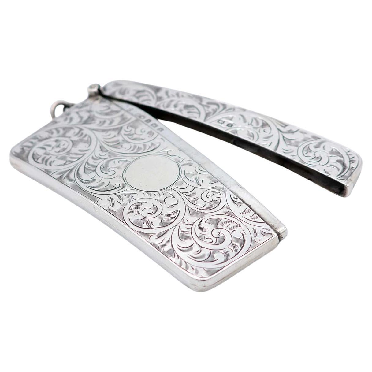 Silver cardboard box with engraved wreaths