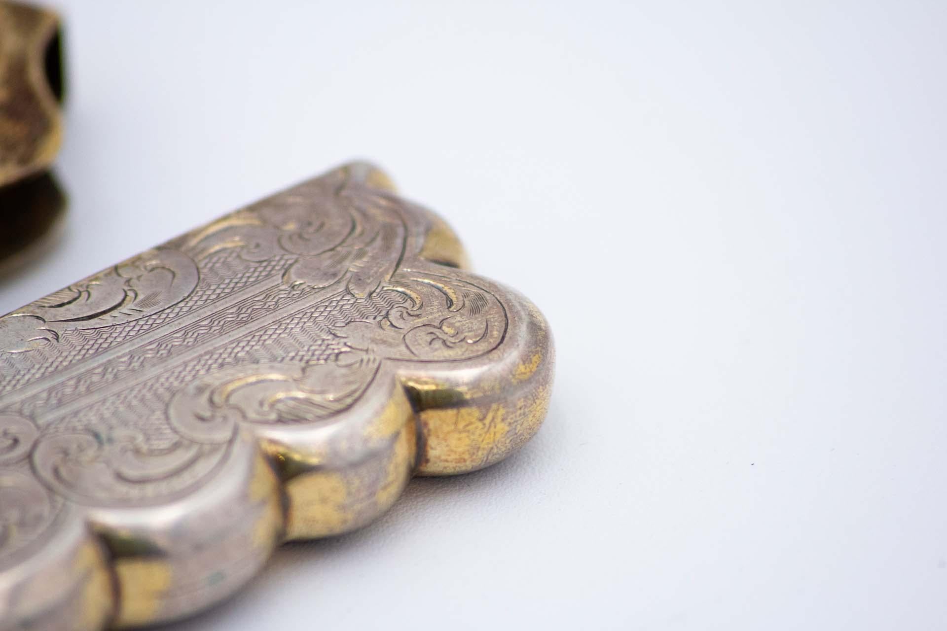 Silver cardboard box with guilloche engravings In Good Condition For Sale In Porto, PT